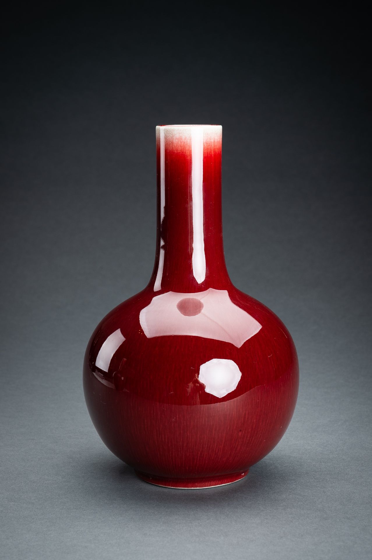 A LOT WITH TWO LANGYAO GLAZED BOTTLE VASES - Image 5 of 15