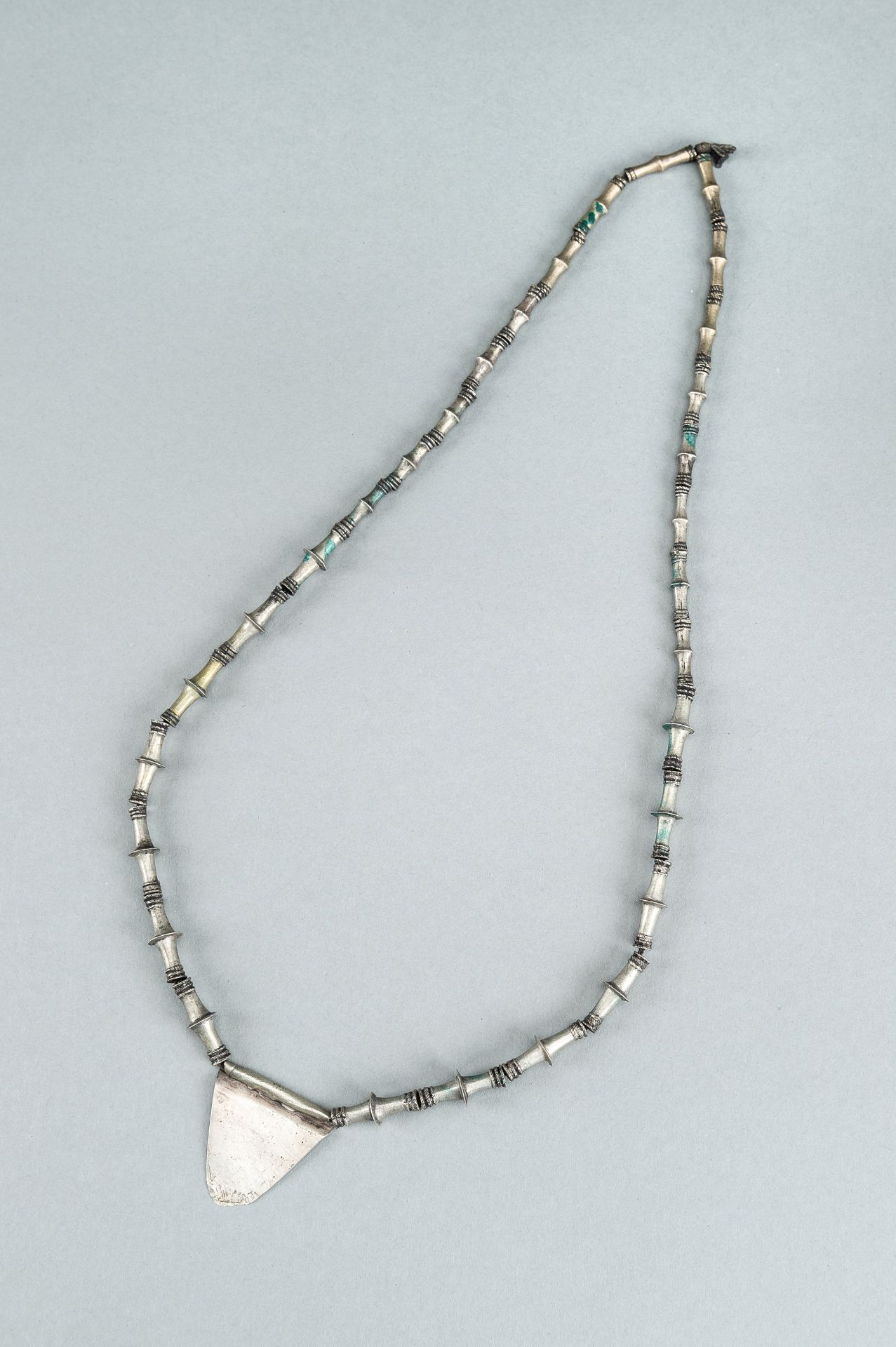TWO MIDDLE EASTERN SILVER AND METAL NECKLACES, c. 1900s - Bild 11 aus 12