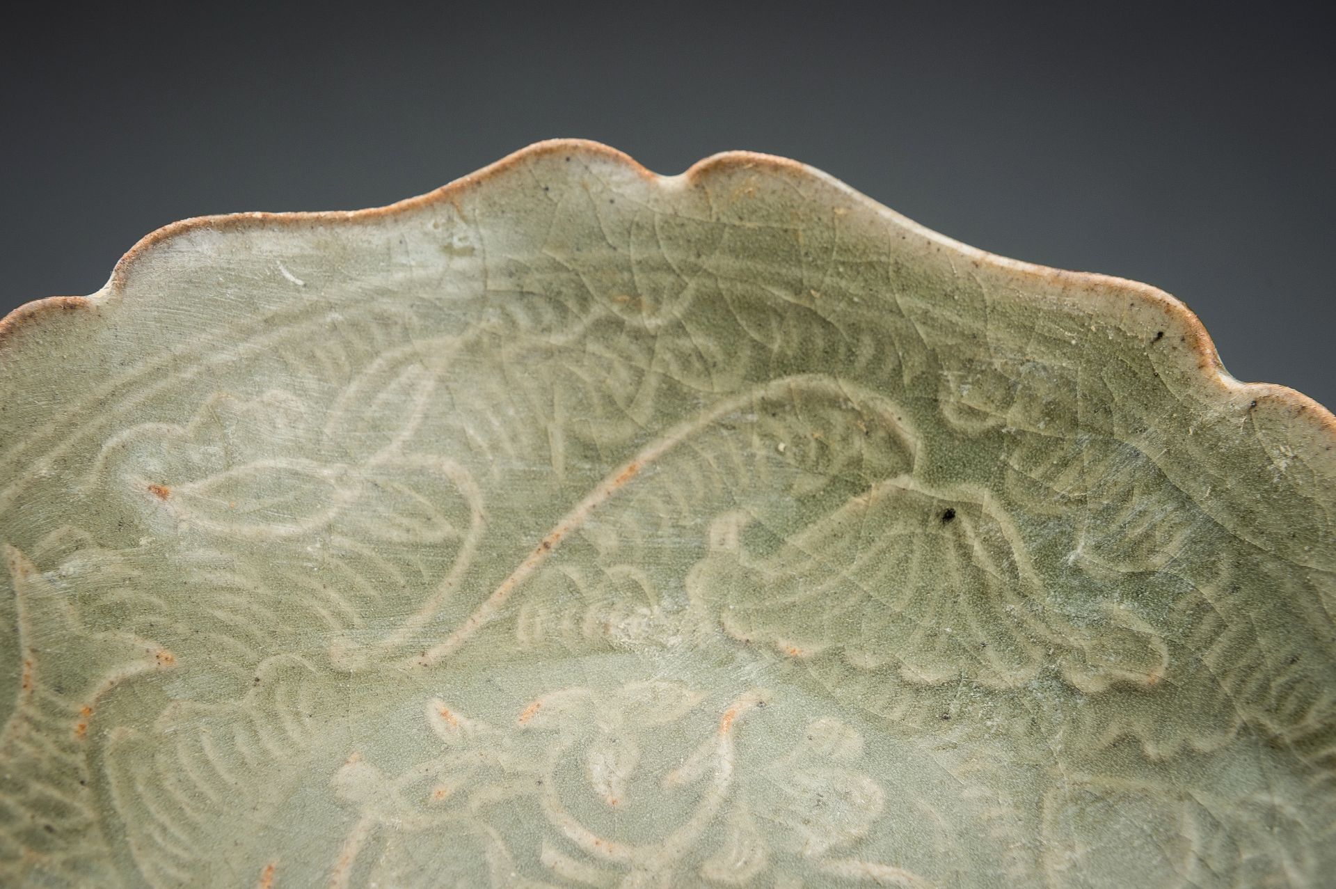 A LONGQUAN CELADON 'FISH' BOWL, NORTHERN SONG STYLE - Image 10 of 14