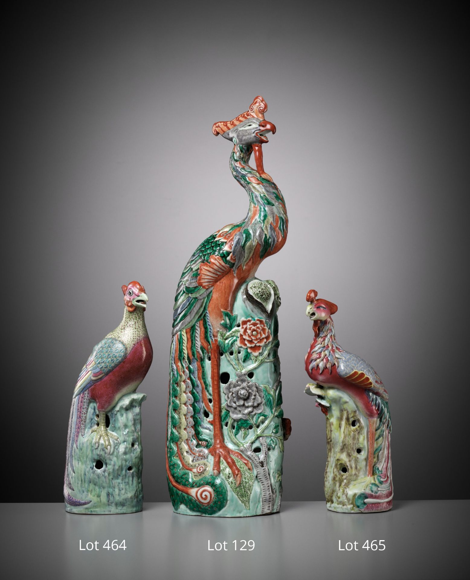AN EXCEPTIONALLY LARGE FAMILLE VERTE FIGURE OF A PHOENIX, MID-QING DYNASTY - Bild 8 aus 17