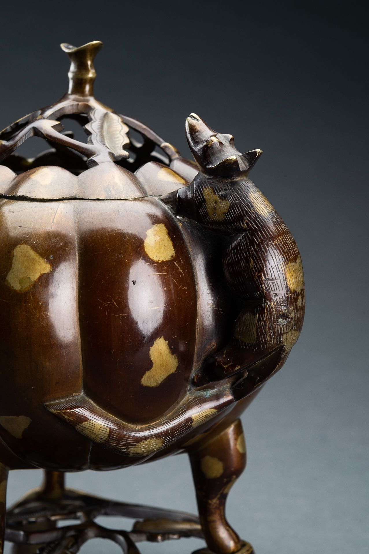 A PUMPKIN SHAPED GOLD SPLASH BRONZE TRIPOD CENSER, 19th CENTURY - Image 2 of 15