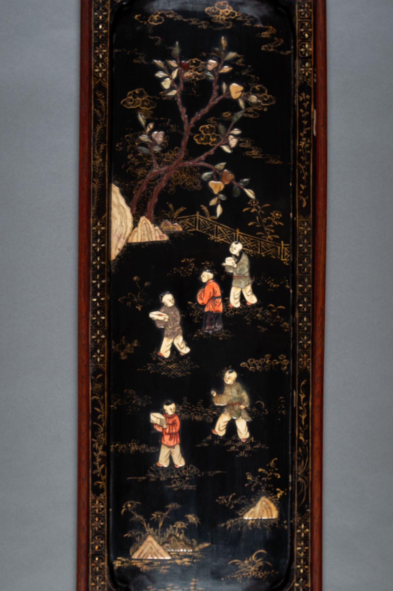 A PAIR OF INLAID LACQUERD WOOD PANELS, LATE QING - Image 7 of 16