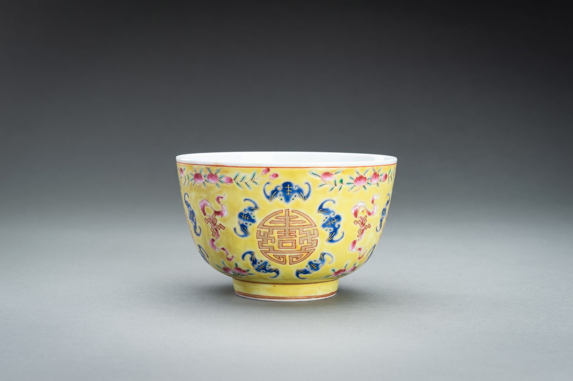 AN ENAMELED 'LOTUS AND SHOU' BOWL, TONGZHI MARK AND PROBABLY OF THE PERIOD - Image 2 of 11