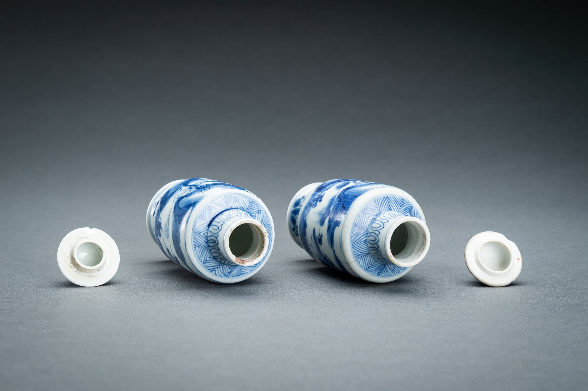 TWO BLUE AND WHITE PORCELAIN VASES WITH COVERS, 17th CENTURY - Image 11 of 15