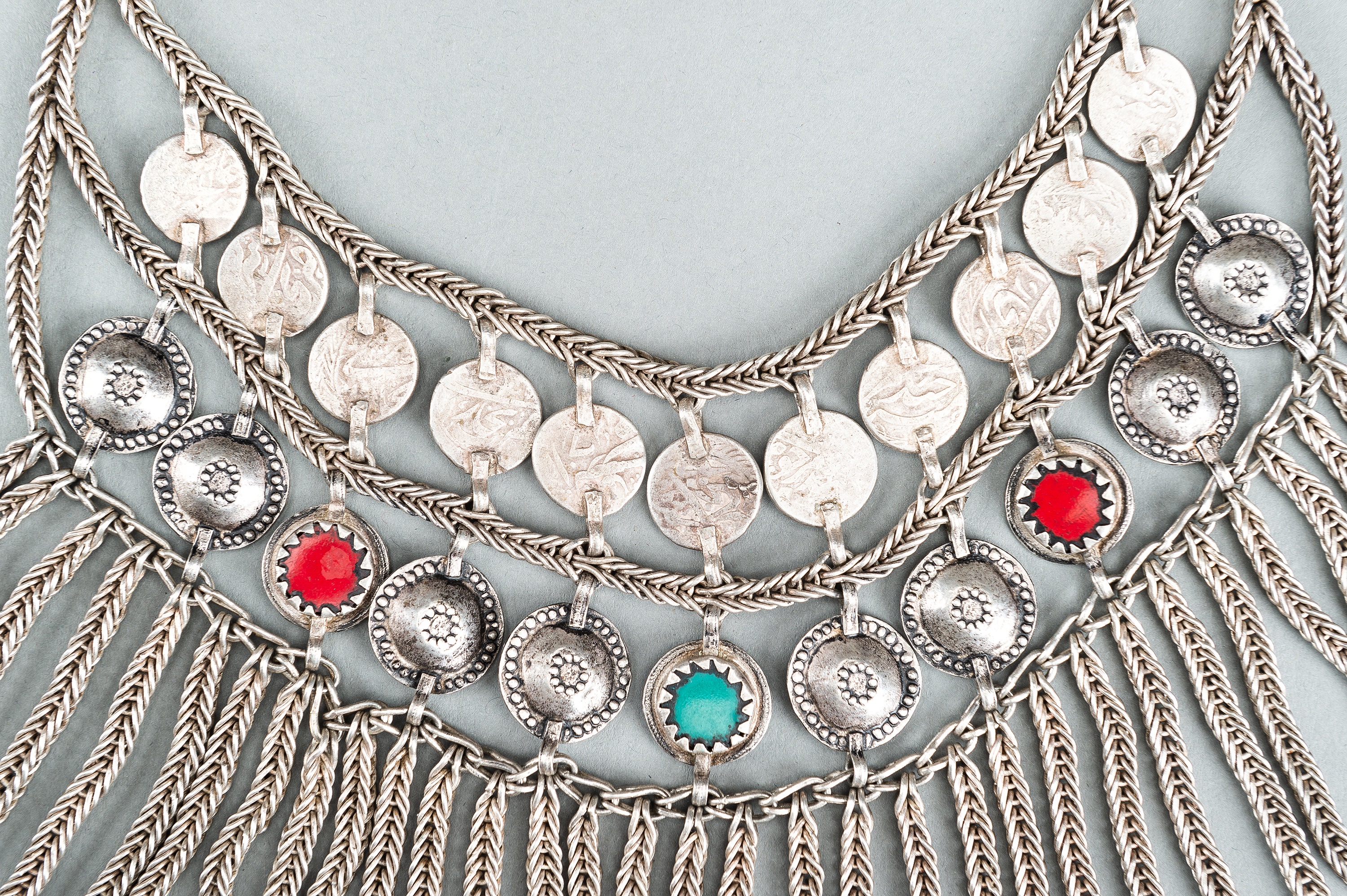 A TRIBAL AFGHAN MULTI-STRAND SILVER NECKLACE WITH GLASS INSETS, c. 1950s - Image 7 of 13