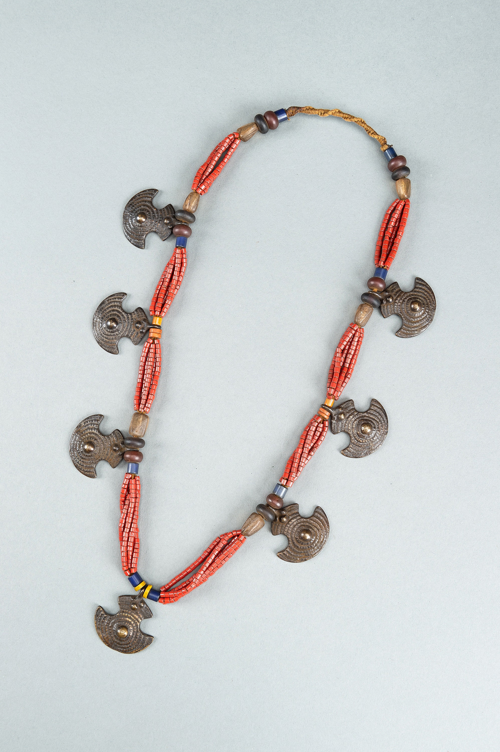 A NAGALAND MULTI-COLORED GLASS AND BRASS NECKLACE, c. 1900s - Image 11 of 11