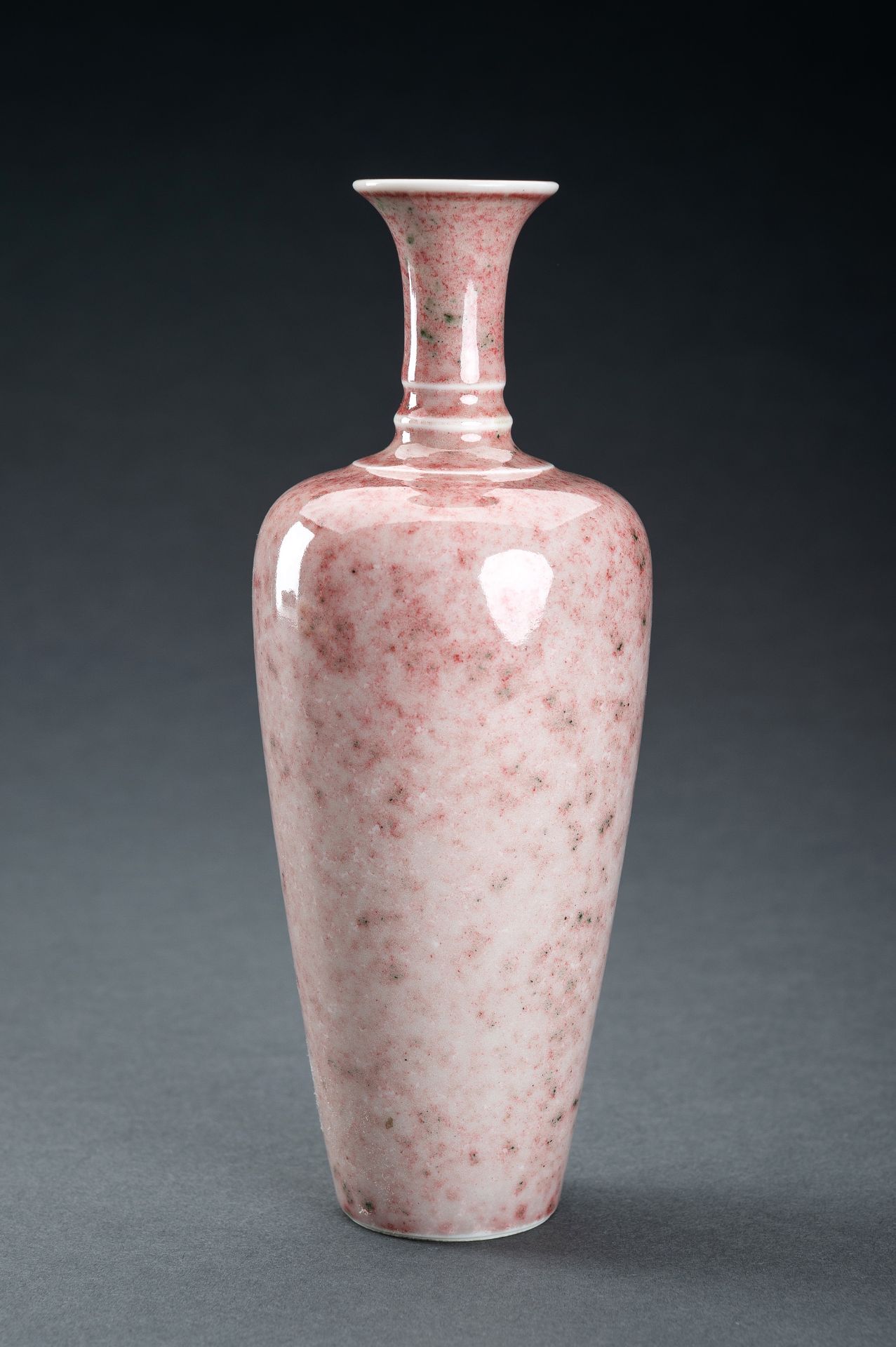 A PEACHBLOOM-GLAZED VASE, LIUYEPING