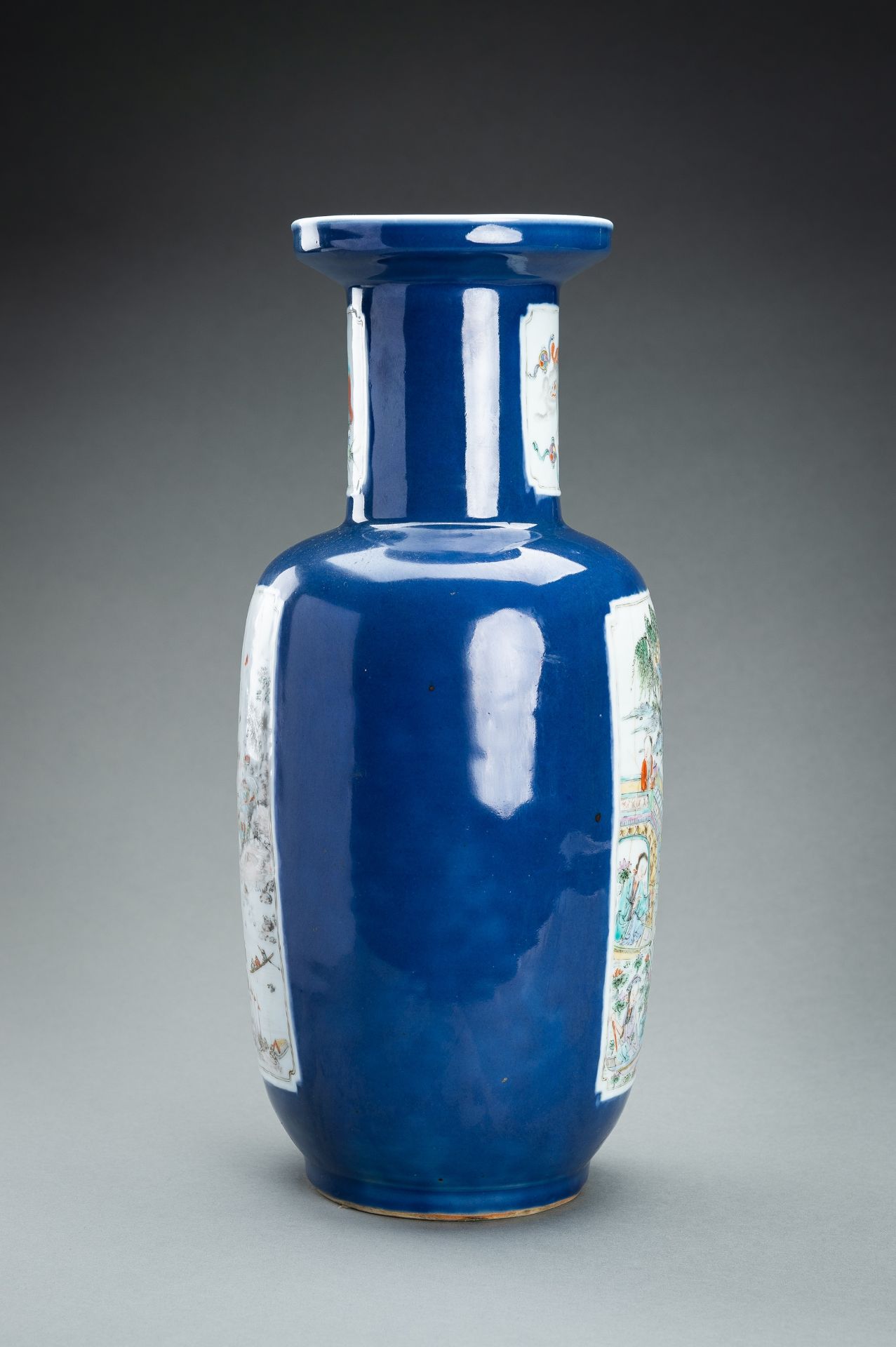 A LARGE AND FINE POWDER BLUE GROUND ENAMELED VASE, QING - Image 8 of 14