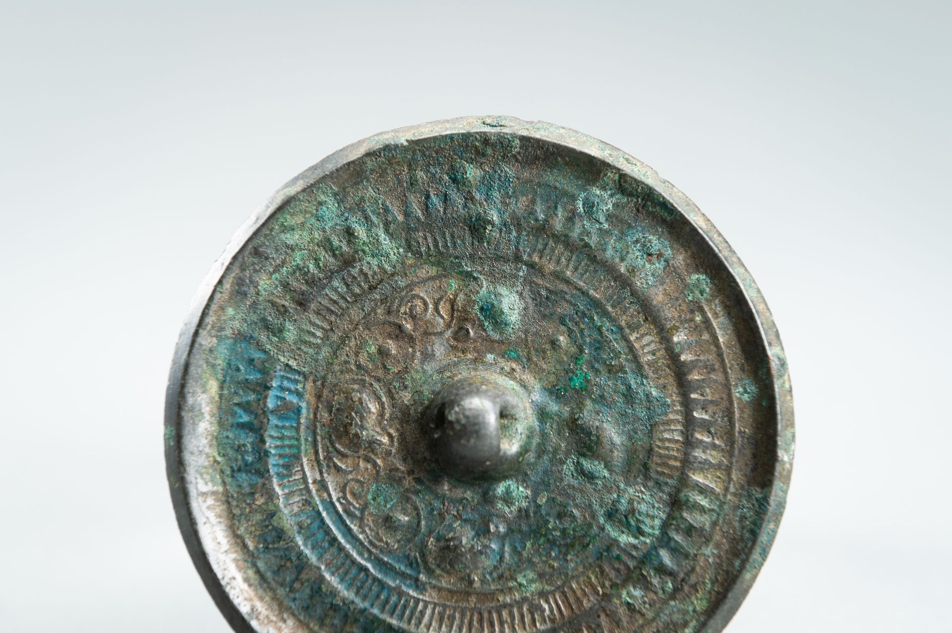 A BRONZE MIRROR, HAN DYNASTY - Bild 13 aus 13