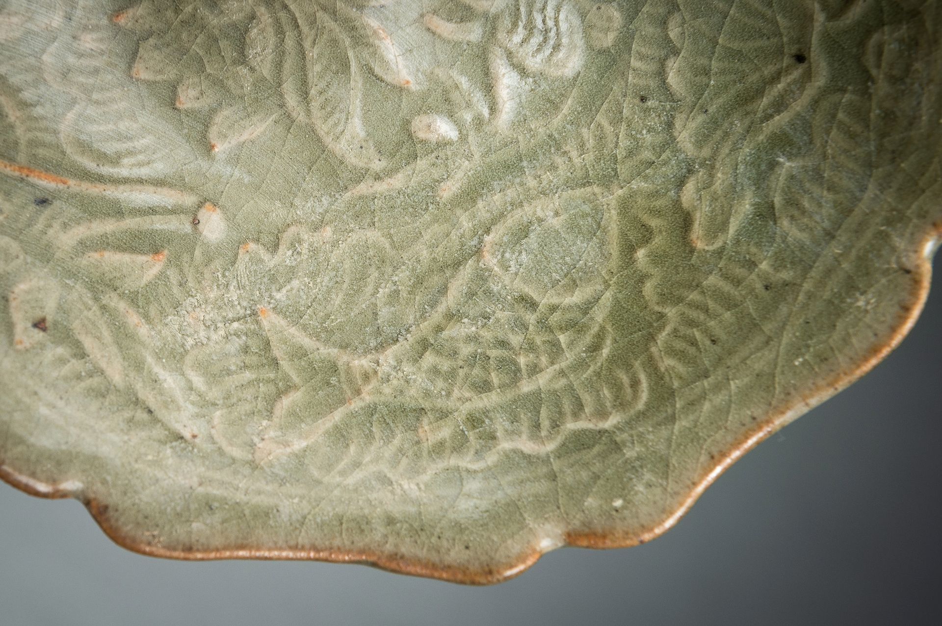 A LONGQUAN CELADON 'FISH' BOWL, NORTHERN SONG STYLE - Image 11 of 14