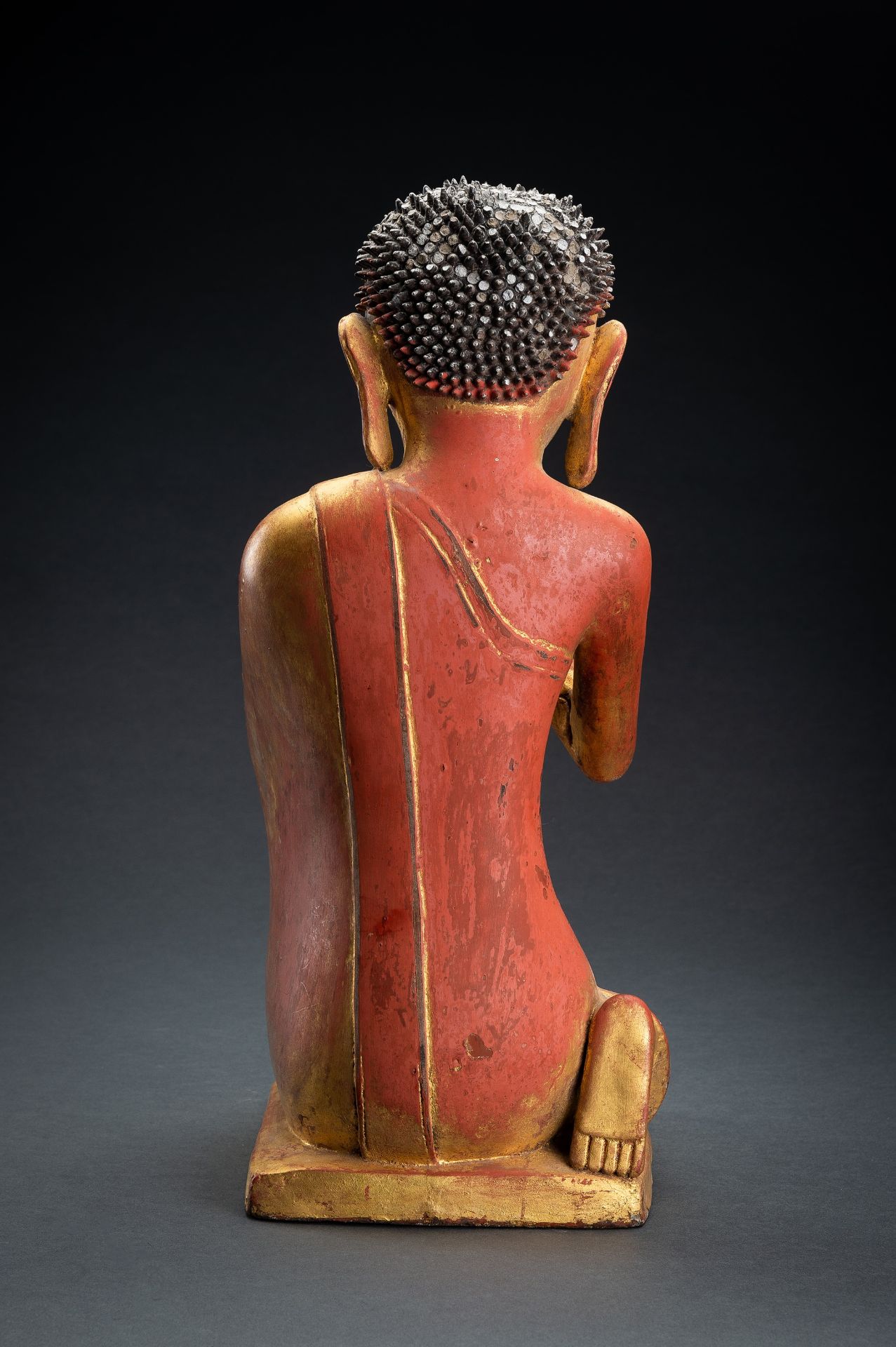 A BURMESE LACQUERED PAPER MACHE FIGURE OF A MONK, 18th - 19th CENTURY - Image 13 of 15