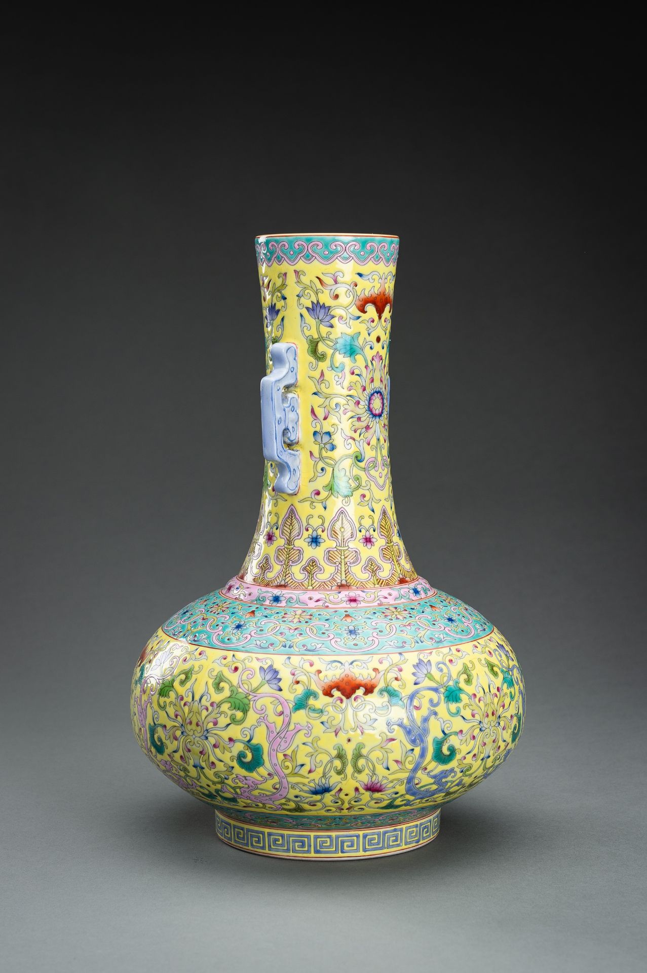 A YELLOW-GROUND FAMILLE ROSE VASE, REPUBLIC PERIOD - Image 6 of 13