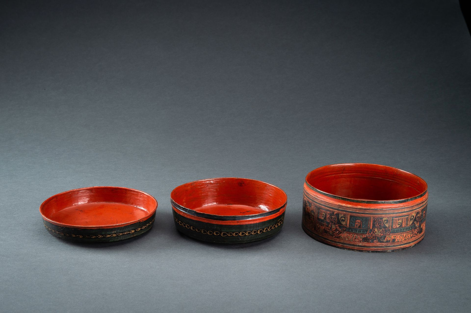 A FOUR-TIERED LACQUERED BAMBOO BETEL BOX, 1900-1950 - Image 9 of 16