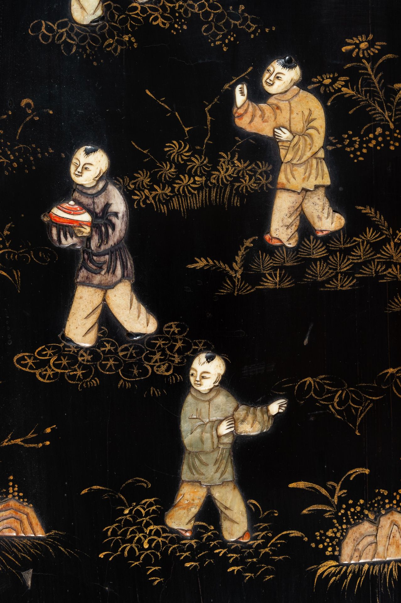 A PAIR OF INLAID LACQUERD WOOD PANELS, LATE QING - Image 6 of 16