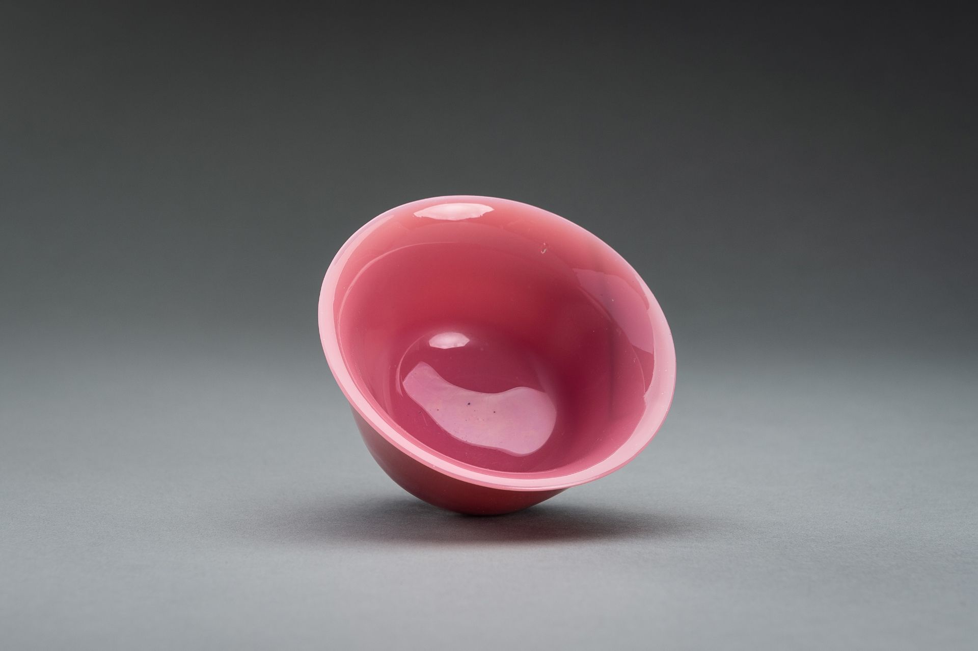 A PINK PEKING GLASS BOWL, MARK AND PERIOD OF QIANLONG - Image 6 of 10