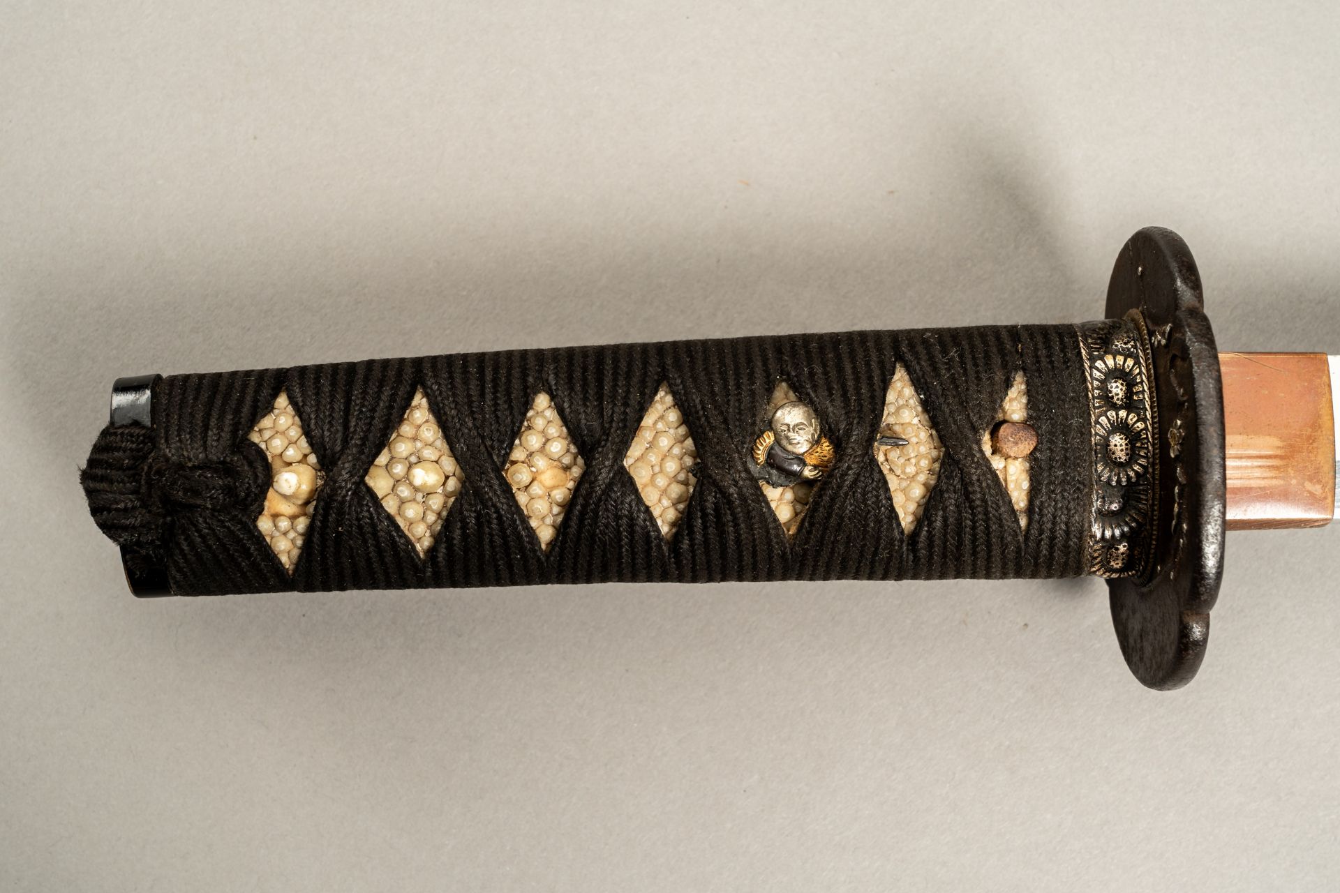 YOSHII YOSHINORI: A WAKIZASHI IN KOSHIRAE - Bild 7 aus 10