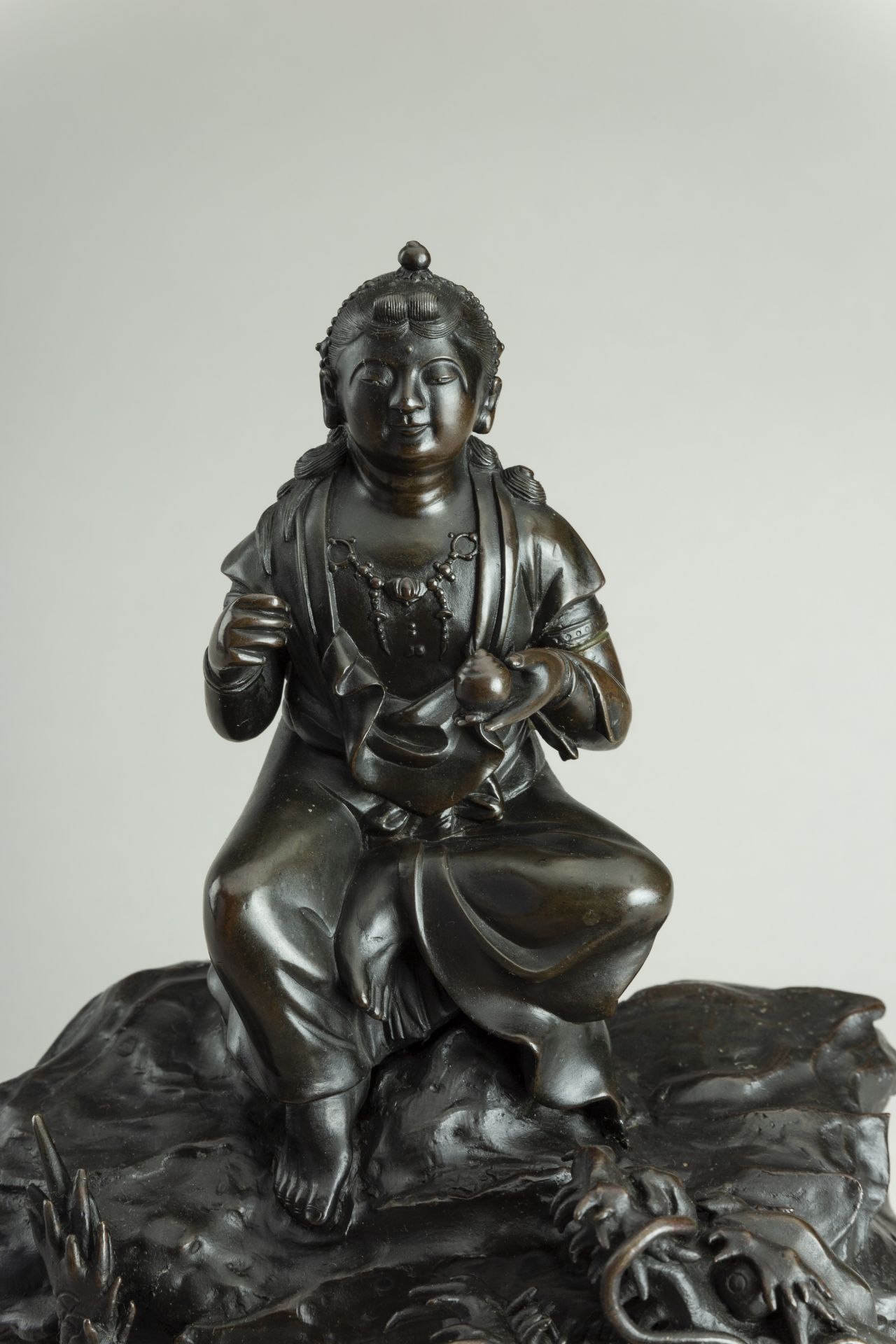 A FINE BRONZE FIGURE OF BENTEN WITH DRAGON, MEIJI - Bild 2 aus 13