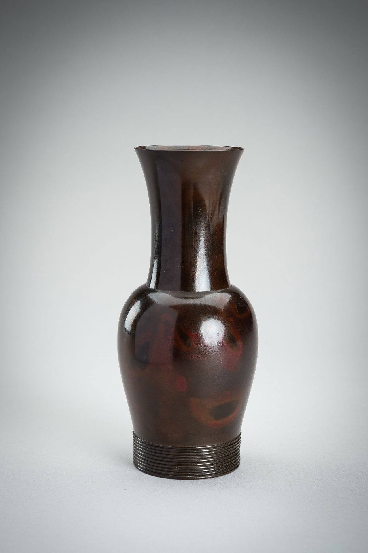 TOYOCHIKA TAKAMURA: A BRONZE FLOWER VASE - Image 11 of 18