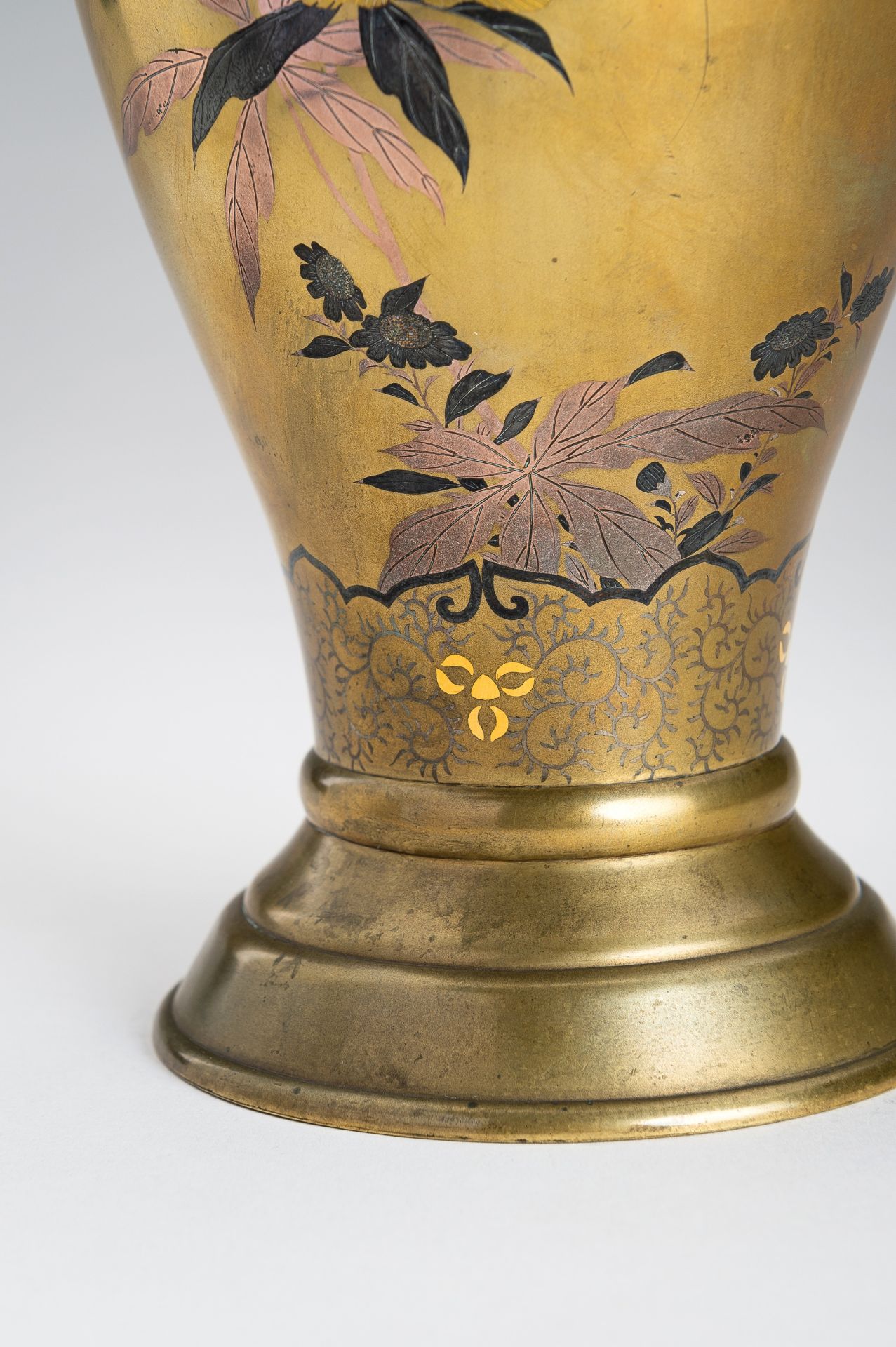 A FINE INLAID SENTOKU VASE WITH PEONIES AND BIRD, MEIJI - Image 9 of 14