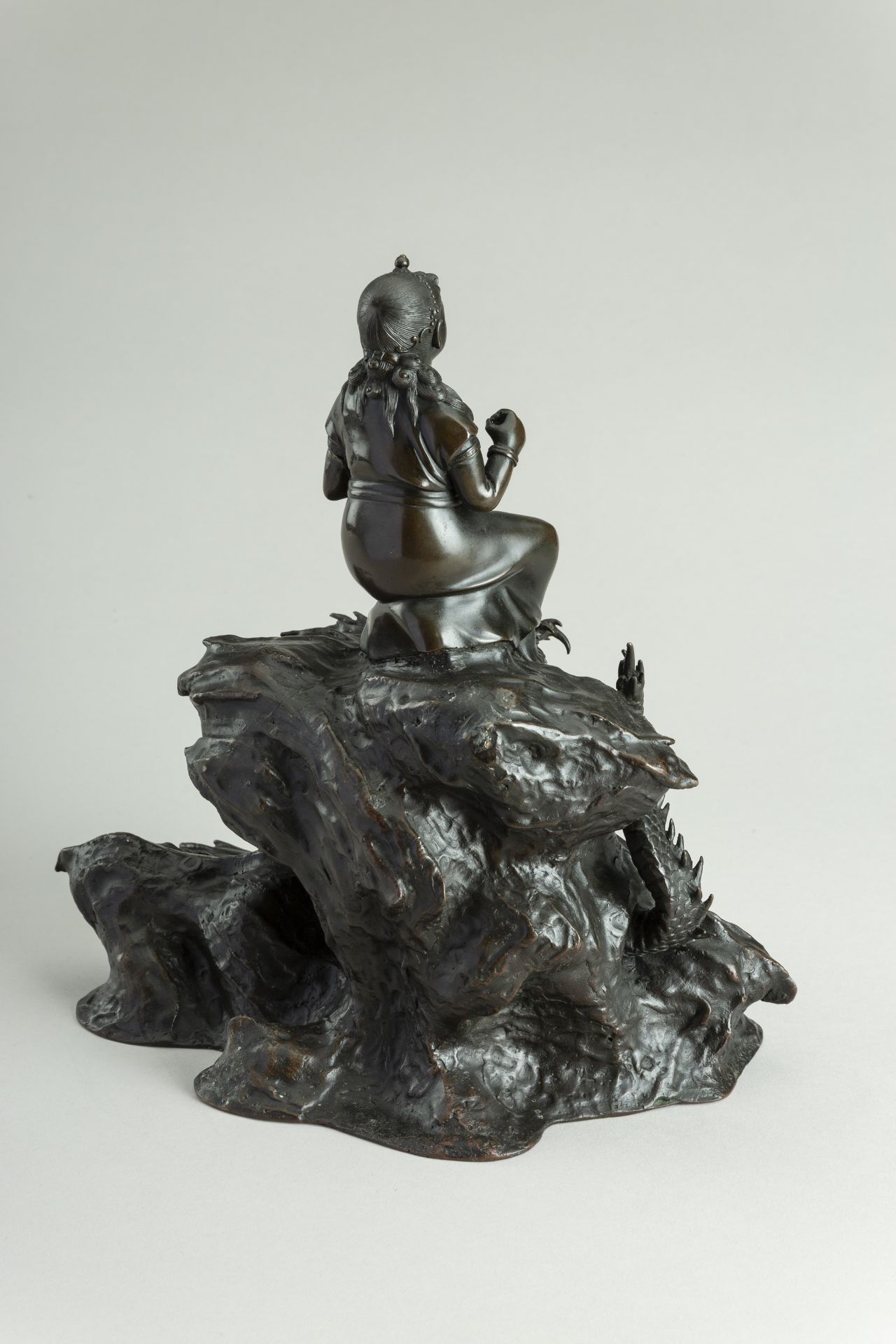 A FINE BRONZE FIGURE OF BENTEN WITH DRAGON, MEIJI - Bild 9 aus 13