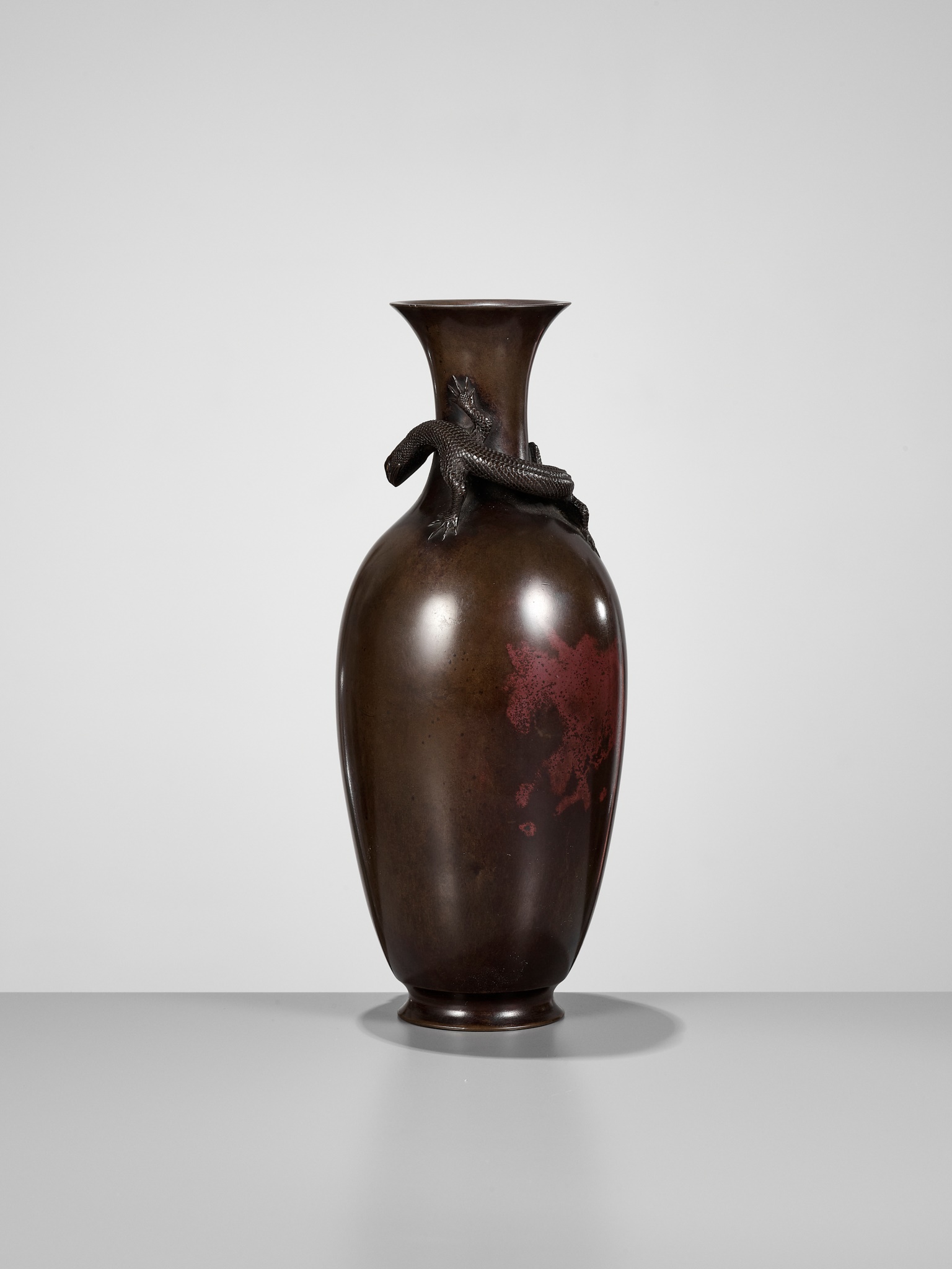 AKICHIKA: A FINE BRONZE VASE WITH LIZARD PREYING ON A FROG - Image 7 of 13