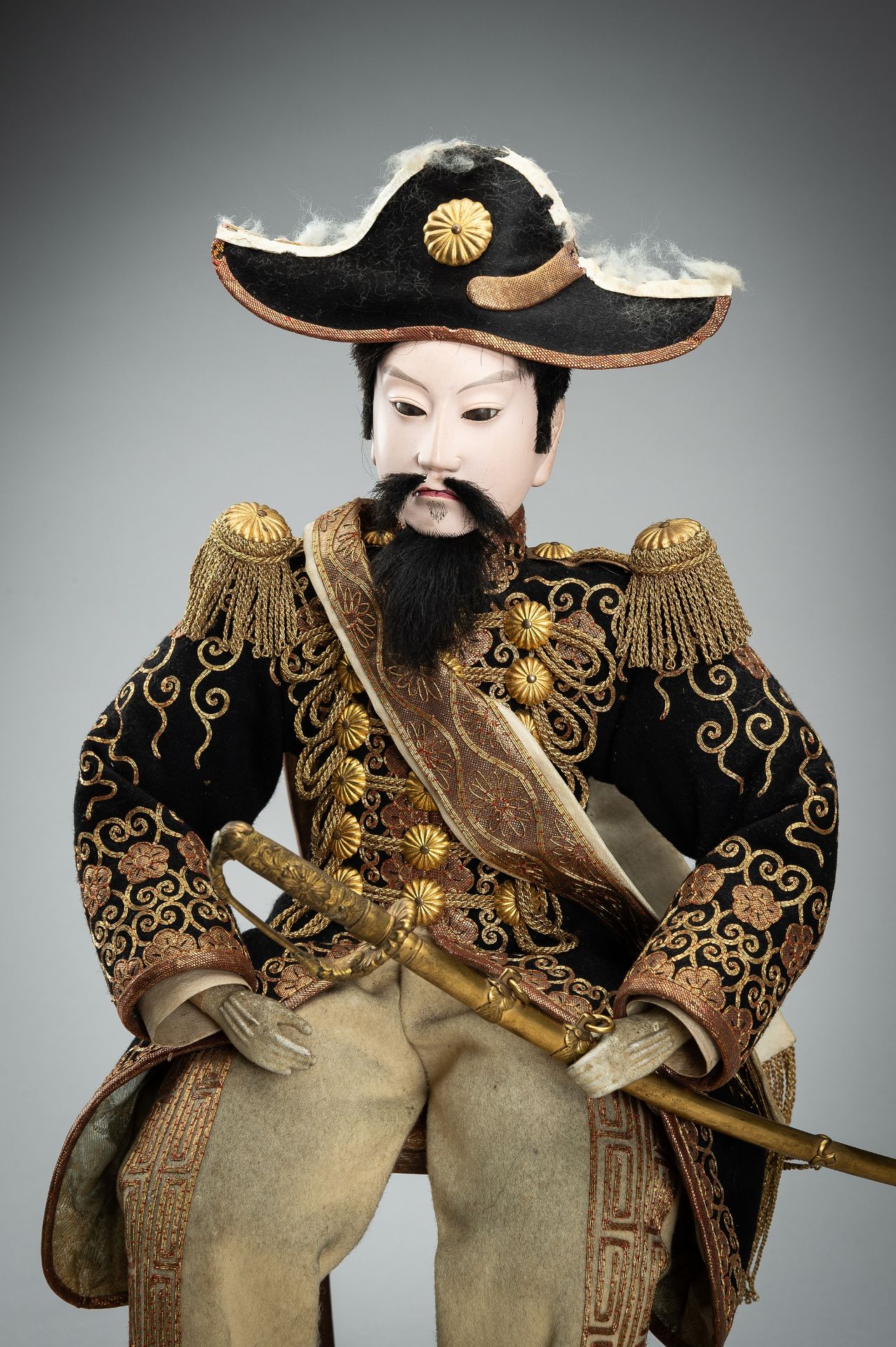 OKI HEIZO: A FINE DAIRI BINA OF THE EMPEROR MEIJI, DATED 1903