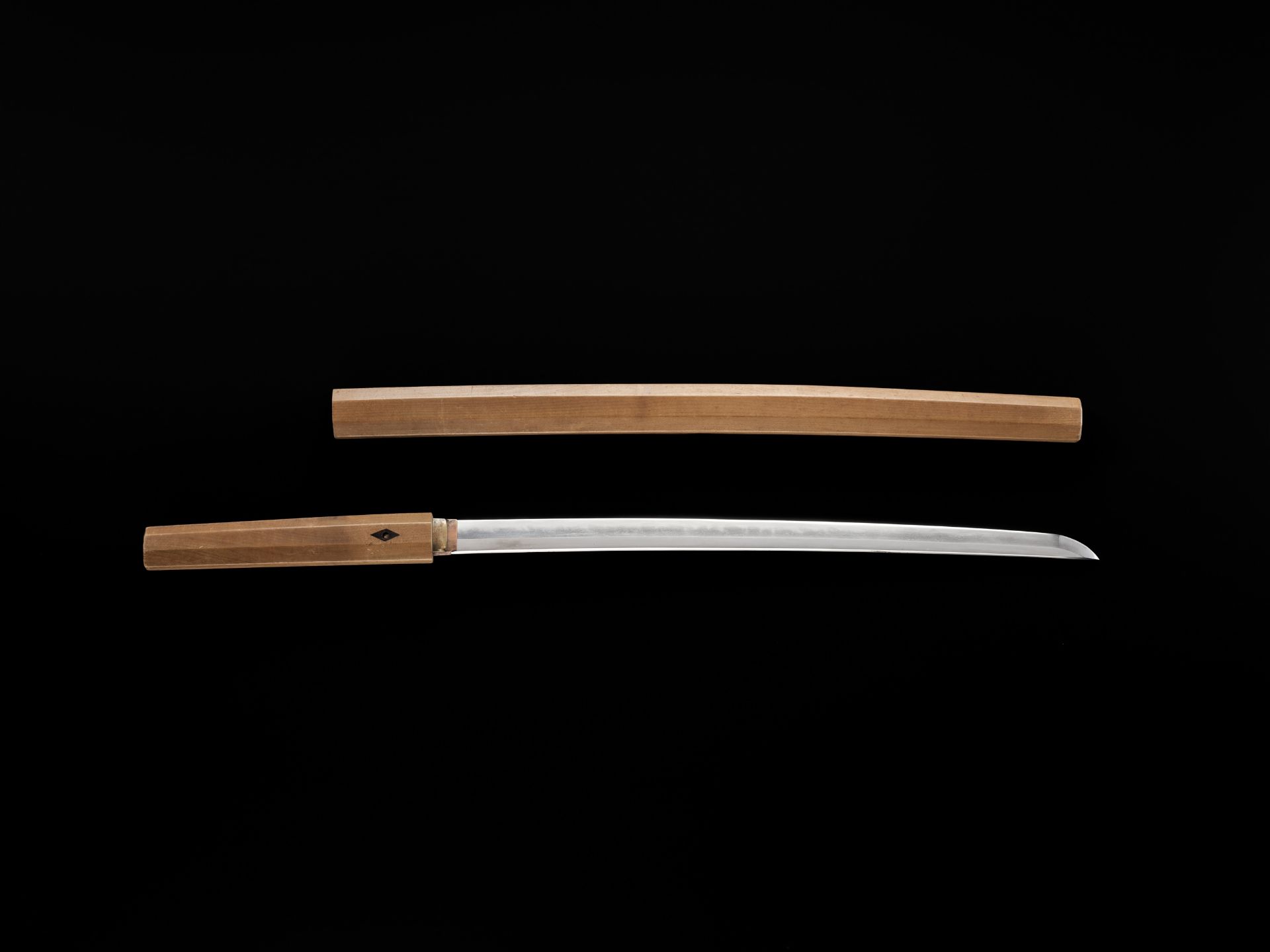 SUKEHIRO: A WAKIZASHI IN SHIRASAYA, DATED 1687 BY INSCRIPTION - Bild 6 aus 7