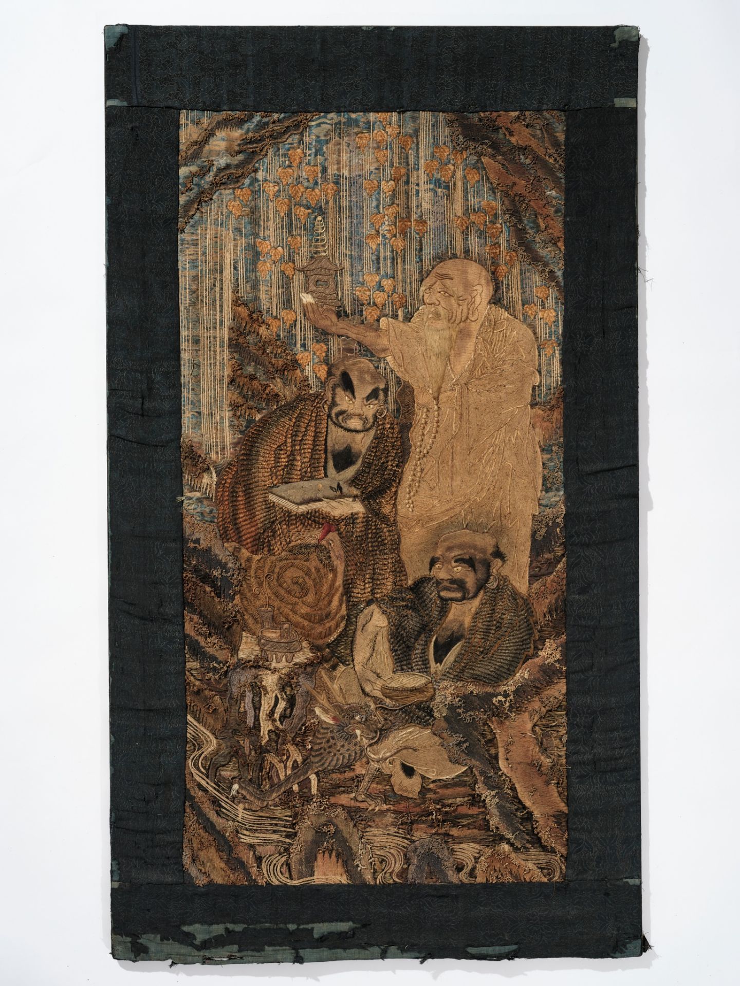 A LARGE EMBROIDERED SILK PANEL WITH THREE RAKANS - Bild 2 aus 5