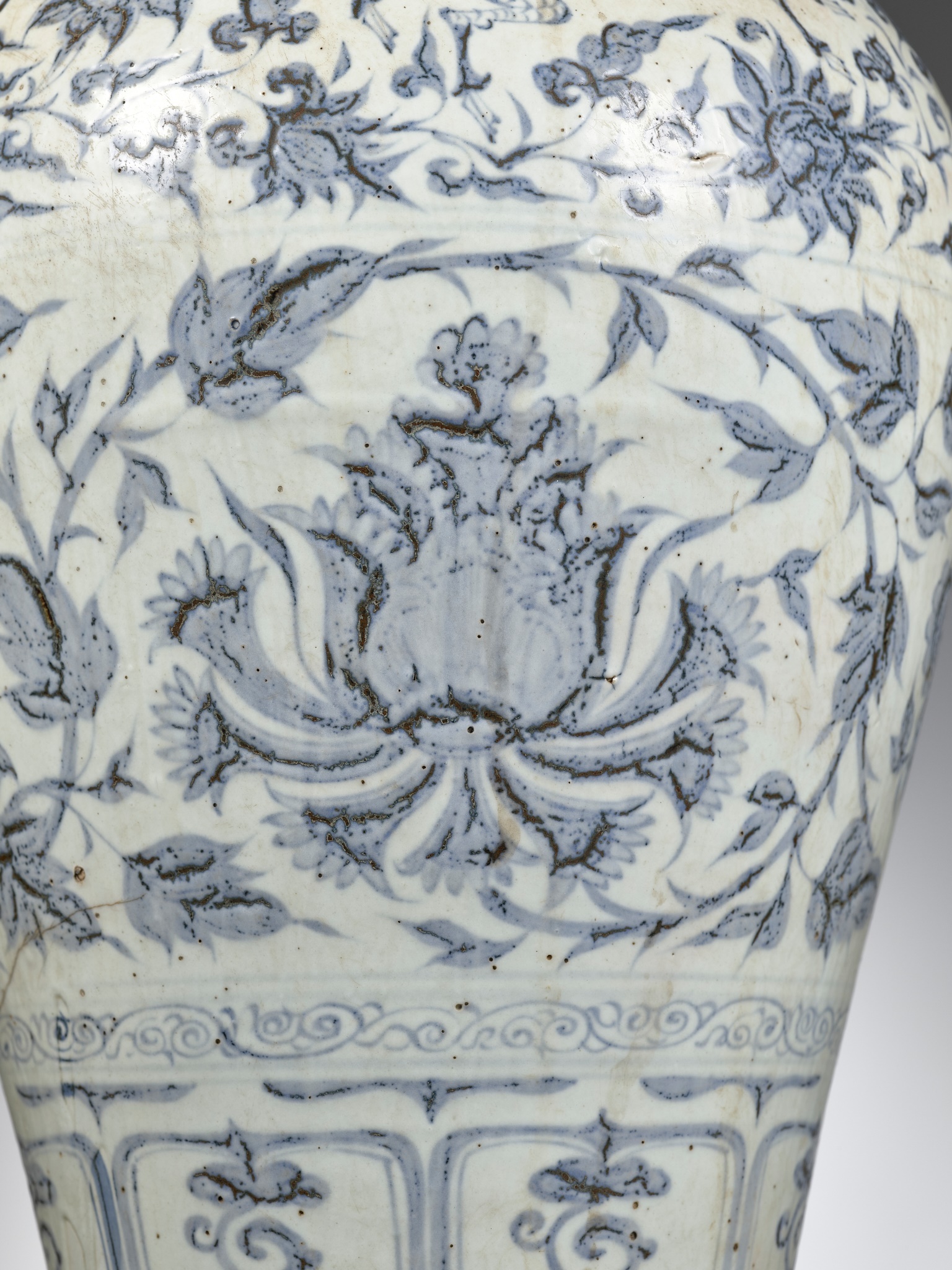 A BLUE AND WHITE 'PEONY, PHOENIX AND LONGMA' VASE, MEIPING, CHINA, 14TH-15TH CENTURY - Image 16 of 26