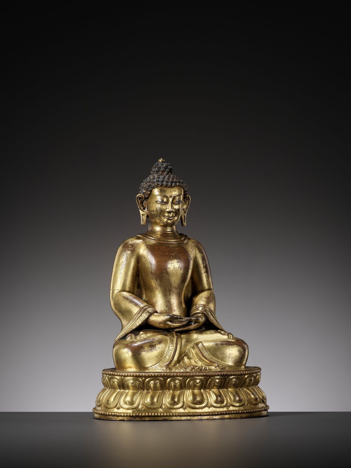 A GILT COPPER-ALLOY REPOUSSE FIGURE OF BUDDHA AMITABHA, WITH AN INSCRIPTION REFERRING TO THE SECOND - Image 14 of 16