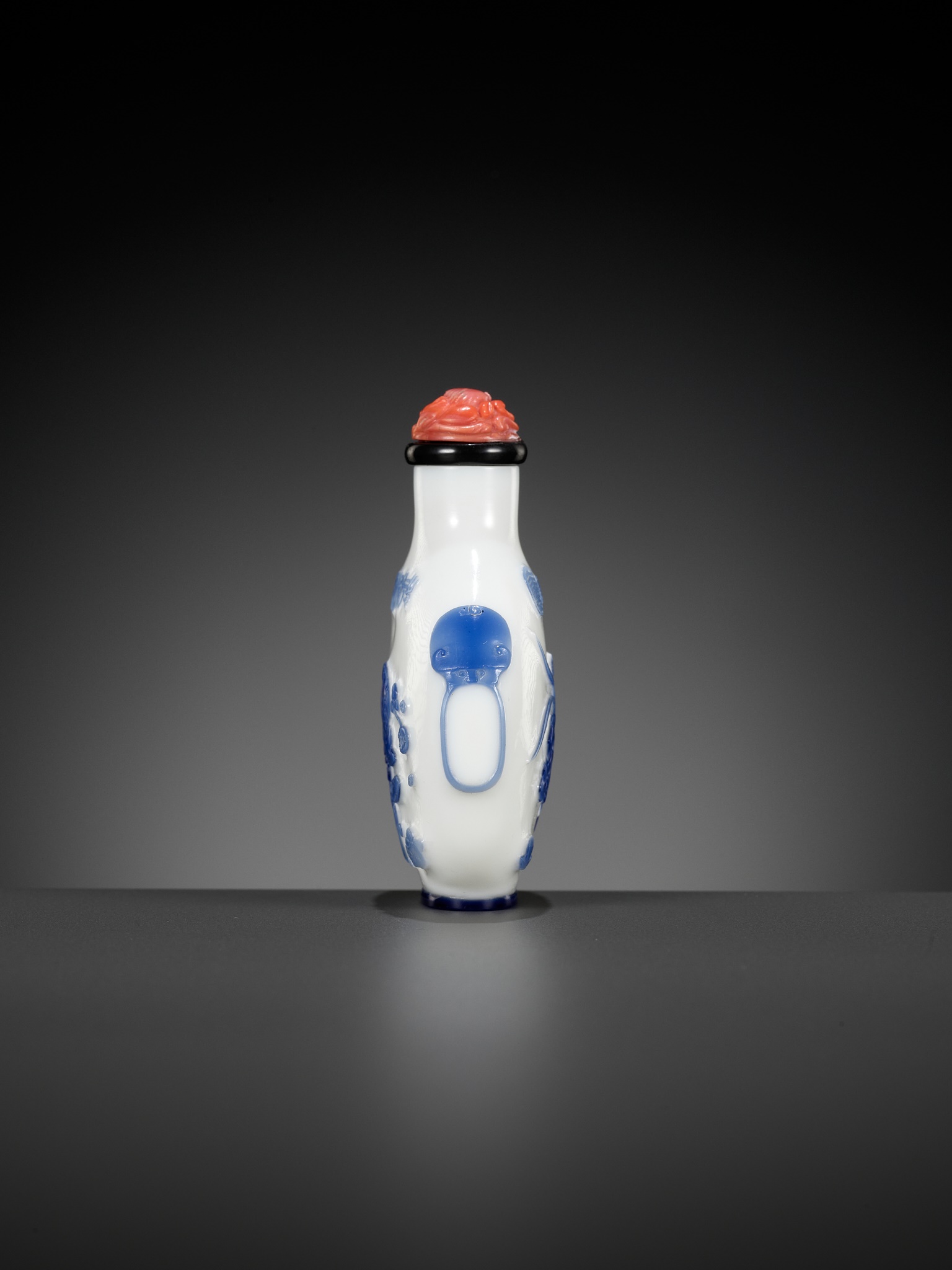 AN INSCRIBED SAPPHIRE-BLUE OVERLAY GLASS SNUFF BOTTLE, YANGZHOU SCHOOL, CHINA, 1800-1880 - Image 13 of 20