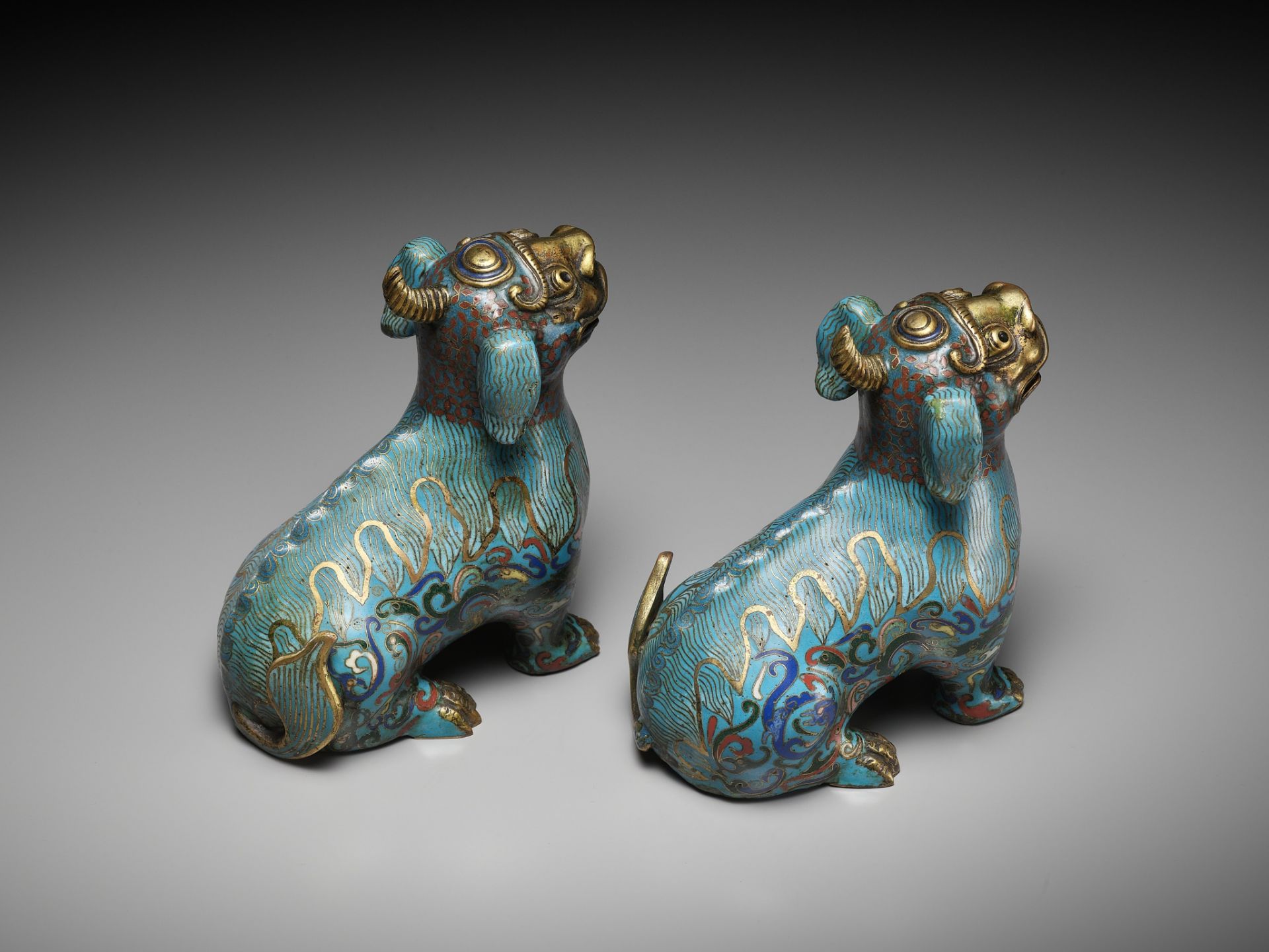 A PAIR OF GILT-BRONZE AND CLOISONNE ENAMEL LUDUAN, CHINA, 18TH - 19TH CENTURY - Image 10 of 11