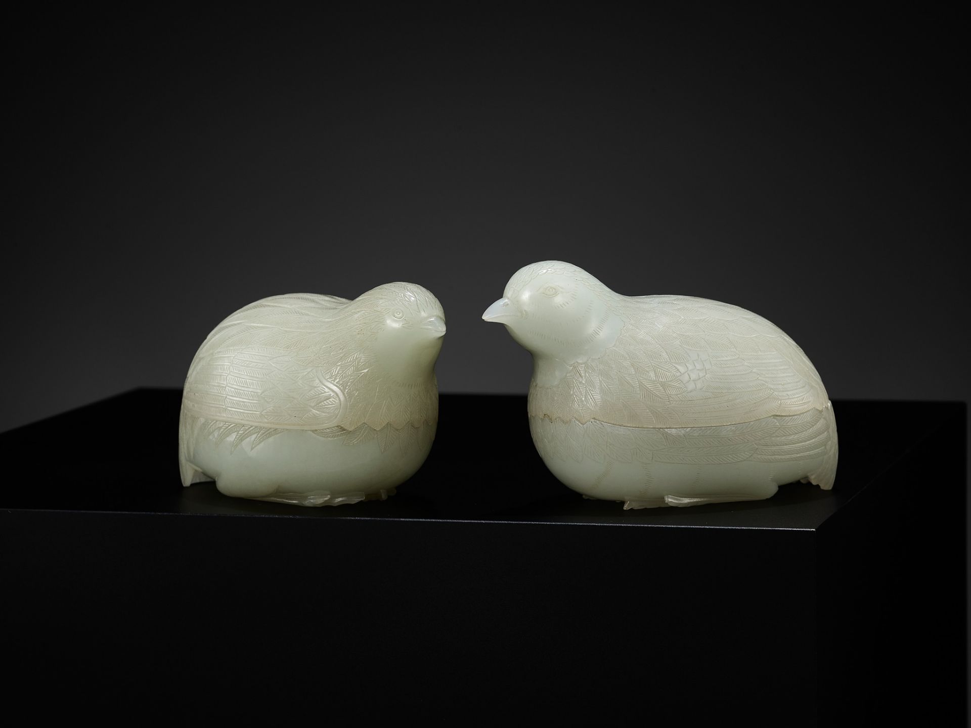 AN EXCEPTIONAL PAIR OF WHITE JADE 'QUAIL' BOXES AND COVERS, QIANLONG PERIOD, 1736-1795 - Bild 20 aus 20