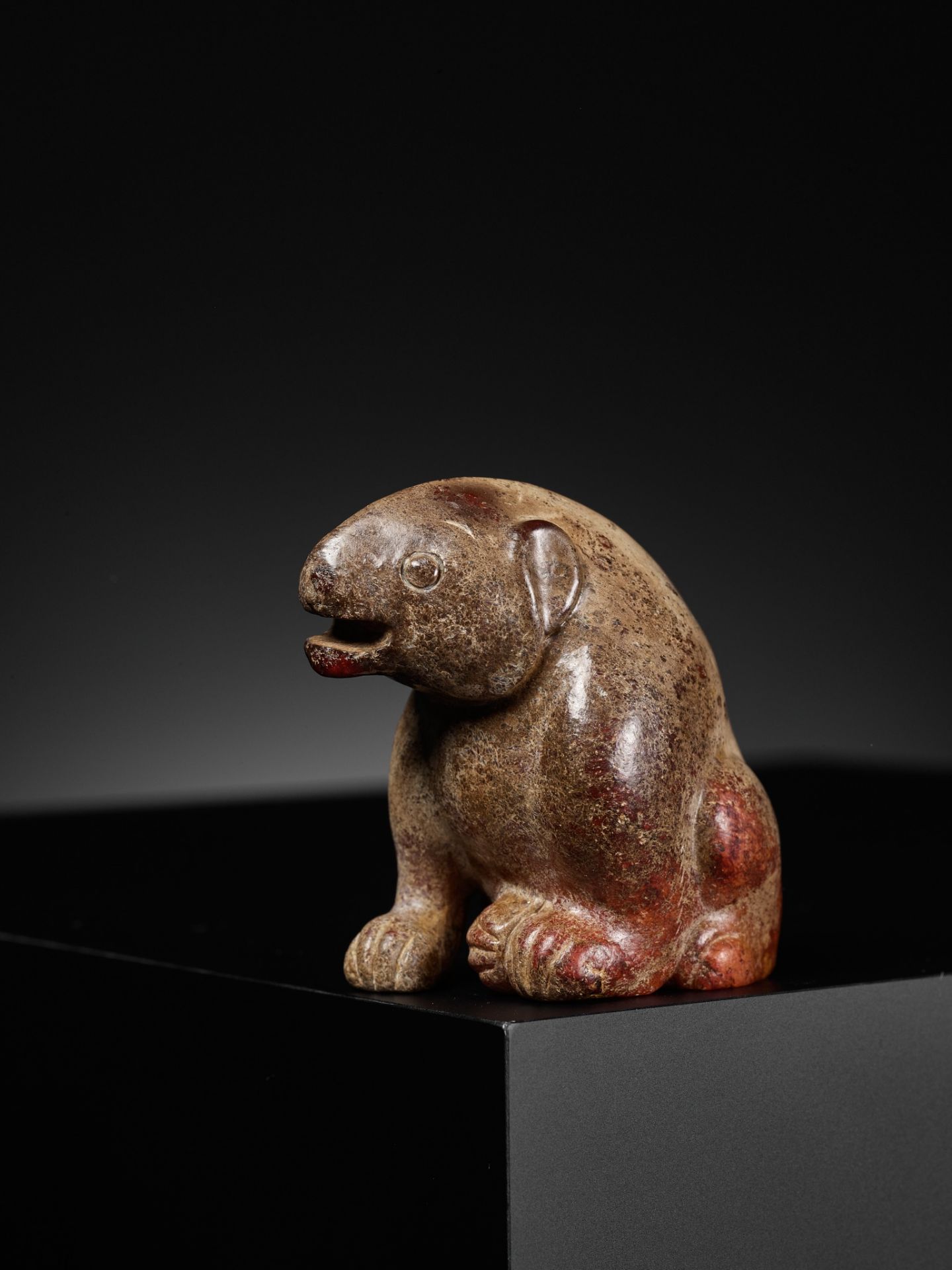 AN EXCEPTIONAL YELLOW JADE FIGURE OF A BEAR, HUANGXIONG, HAN DYNASTY, CHINA, 202 BC - 220 AD - Bild 2 aus 19