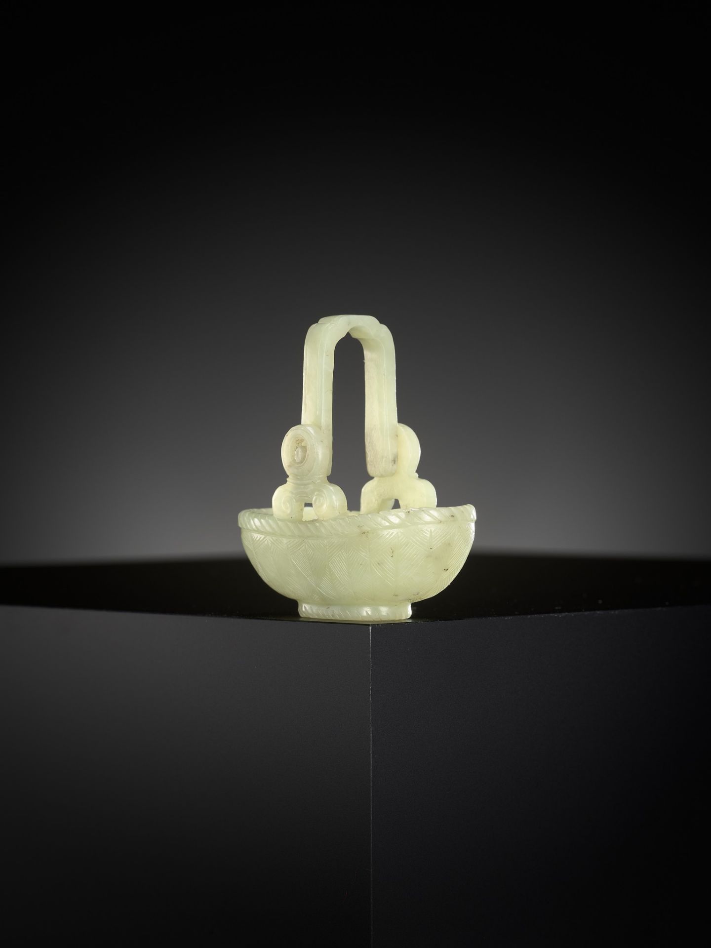 A YELLOW JADE CARVING OF A BASKET WITH MOVABLE HANDLE, CHINA, 18TH CENTURY - Image 3 of 12