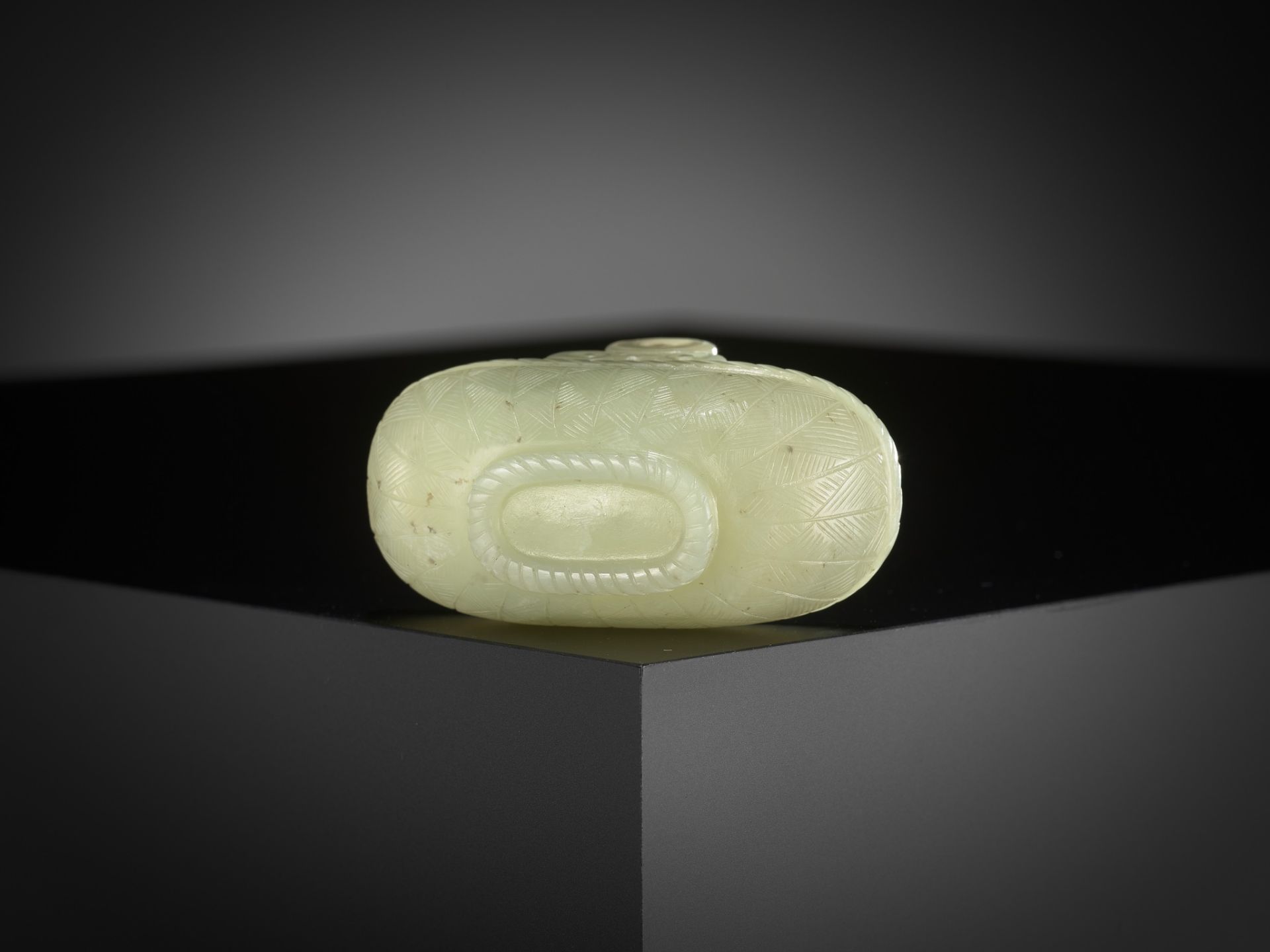 A YELLOW JADE CARVING OF A BASKET WITH MOVABLE HANDLE, CHINA, 18TH CENTURY - Image 8 of 12