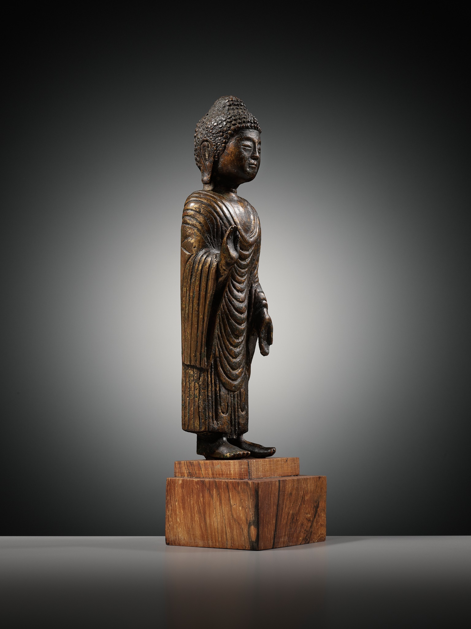 A GILT-BRONZE STANDING FIGURE OF BUDDHA, UNIFIED SILLA DYNASTY, KOREA, 8TH - 9TH CENTURY - Image 10 of 12