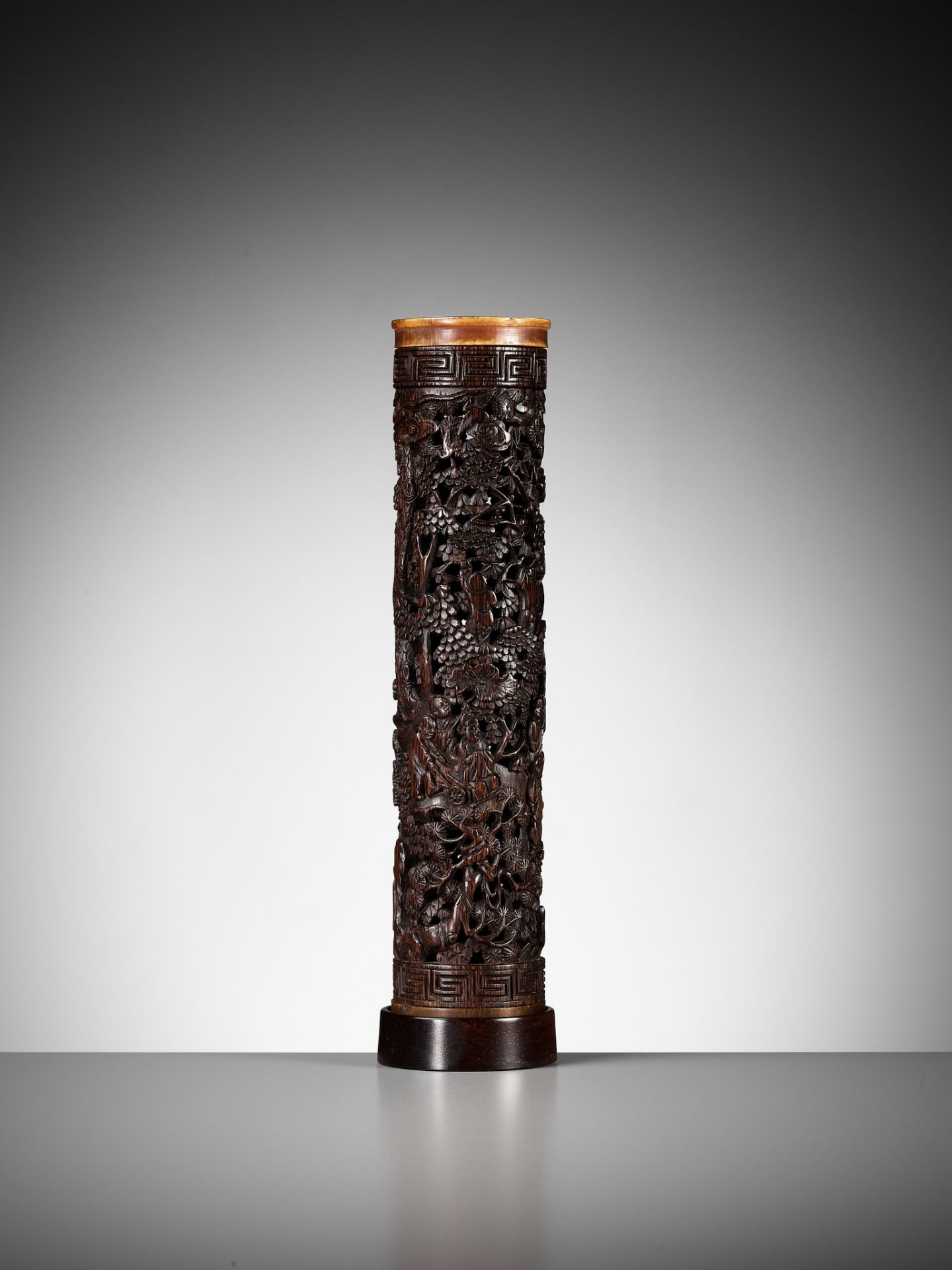 A CARVED AND RETICULATED BAMBOO PARFUMIER, CHINA, 18TH CENTURY - Bild 6 aus 7