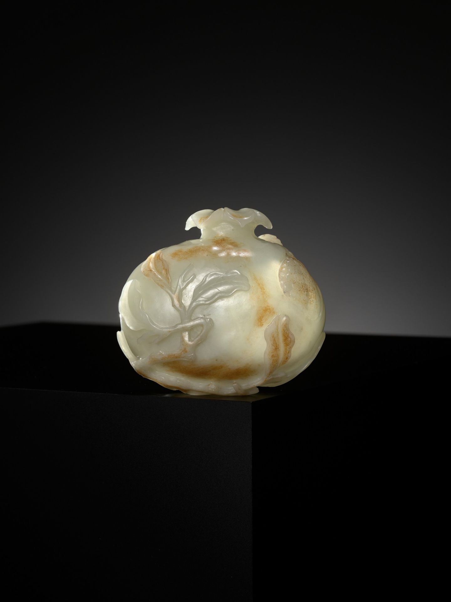 A PALE CELADON AND RUSSET JADE 'CICADA AND POMEGRANATE' WATER POT, CHINA, 18TH CENTURY - Image 8 of 15