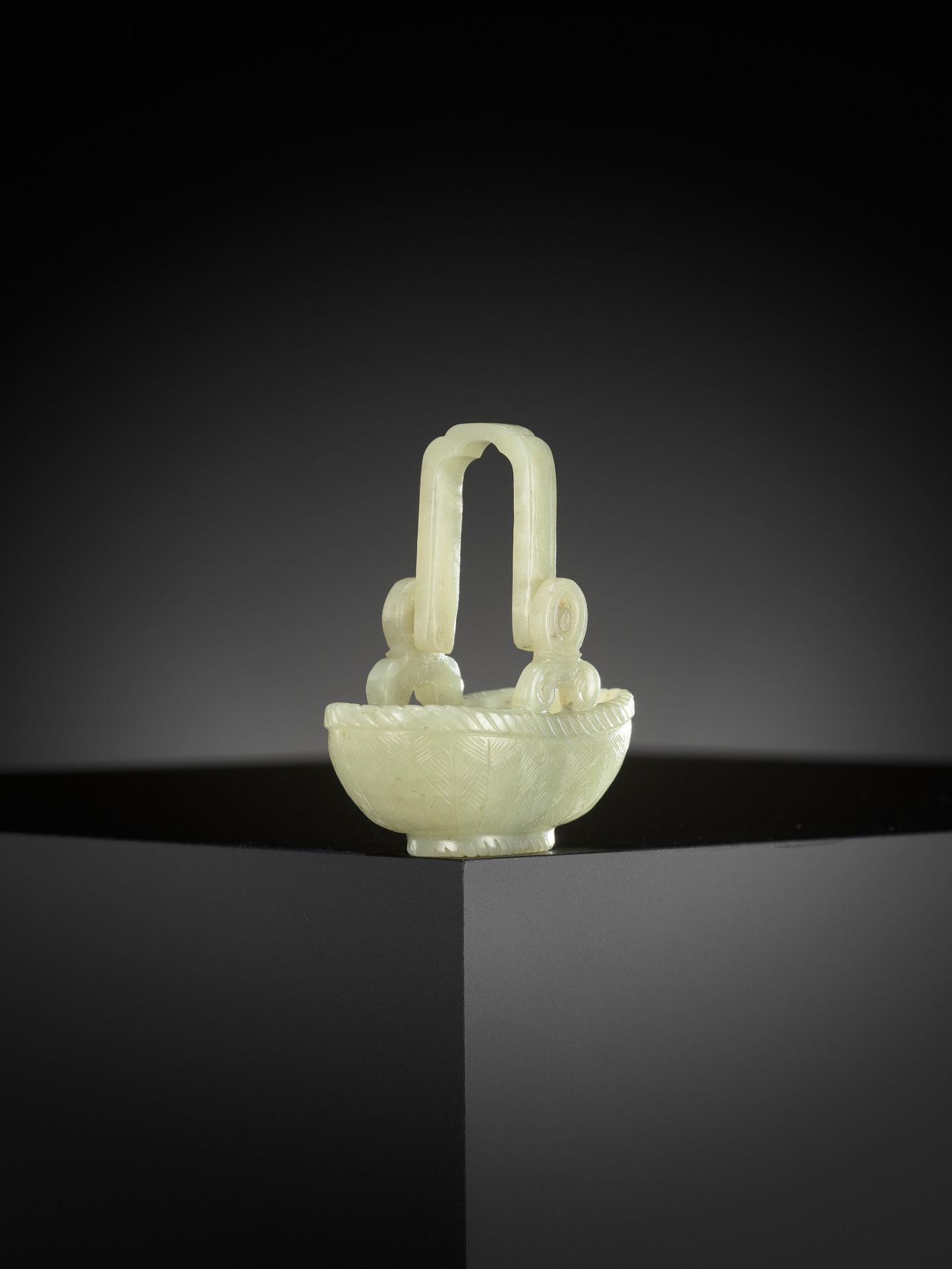A YELLOW JADE CARVING OF A BASKET WITH MOVABLE HANDLE, CHINA, 18TH CENTURY - Image 5 of 12