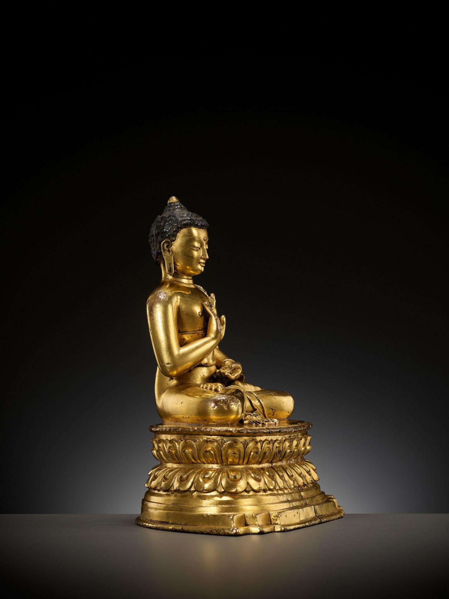 A GILT COPPER ALLOY FIGURE OF AMOGHASIDDHI, POSSIBLY DENSATIL, TIBET, 14TH-15TH CENTURY - Image 18 of 22