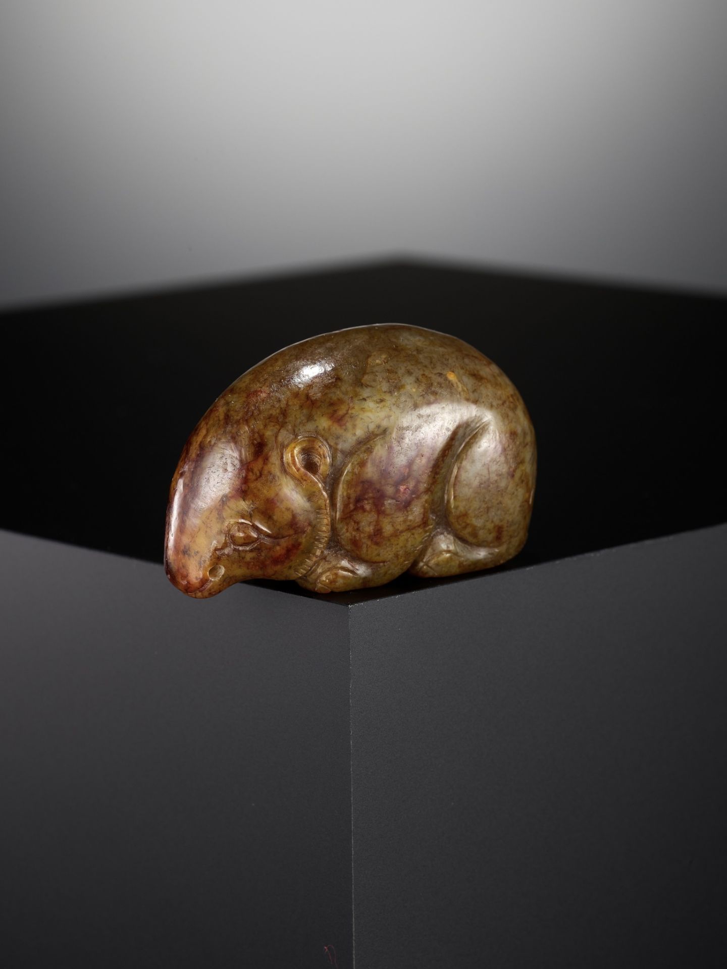 A DEEP CELADON AND RUSSET JADE 'CROUCHING BEAR' PENDANT, SONG TO MING DYNASTY - Image 6 of 10