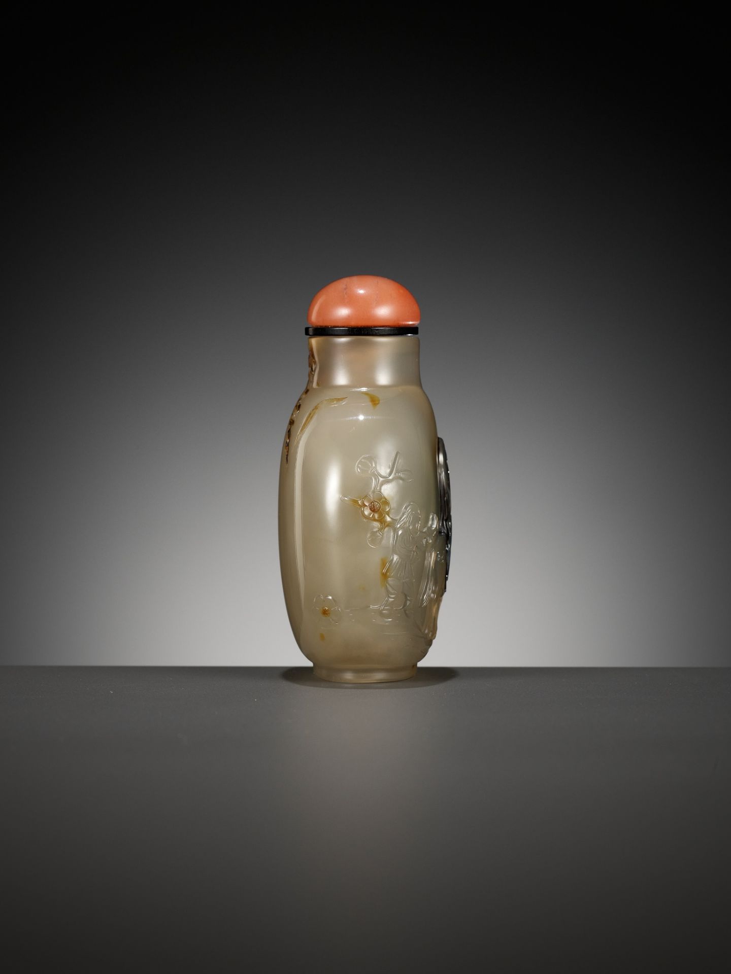 A CAMEO AGATE SNUFF BOTTLE,ATTRIBUTED TO THE CAMEO INK-PLAY MASTER,OFFICIAL SCHOOL,POSSIBLY IMPERIAL - Bild 13 aus 15