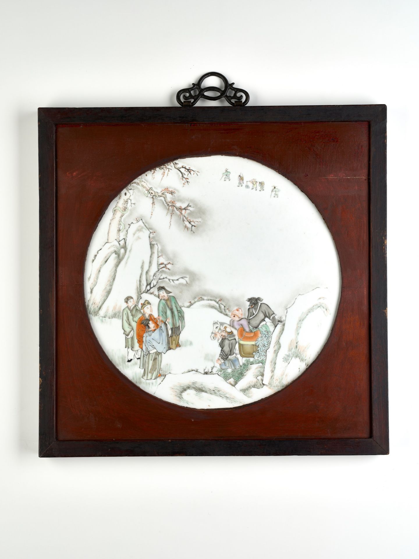 A FAMILLE ROSE 'JOURNEY TO THE WEST' PLAQUE, QING DYNASTY - Bild 5 aus 9