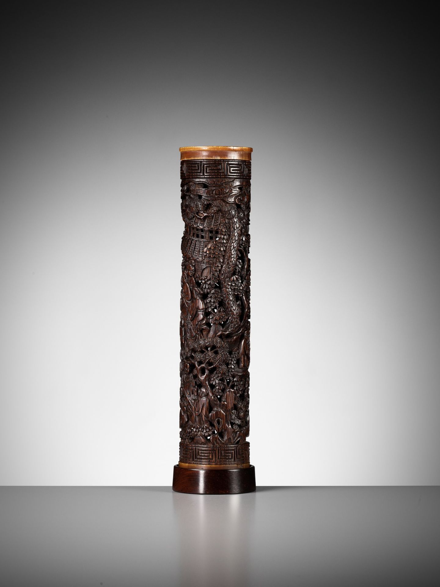 A CARVED AND RETICULATED BAMBOO PARFUMIER, CHINA, 18TH CENTURY - Bild 4 aus 7