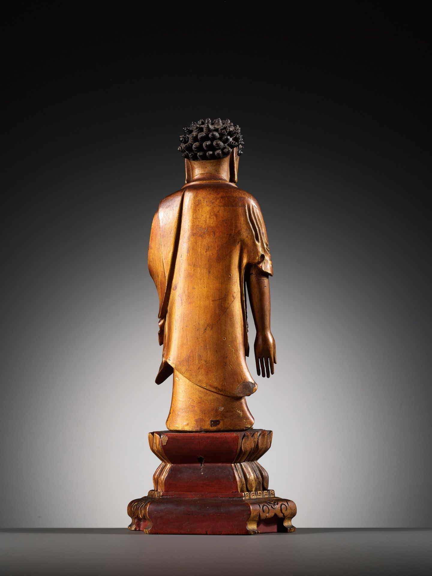 A LACQUER-GILT WOOD FIGURE OF THE STANDING BUDDHA, CHINA, 17TH - 18TH CENTURY - Image 12 of 15
