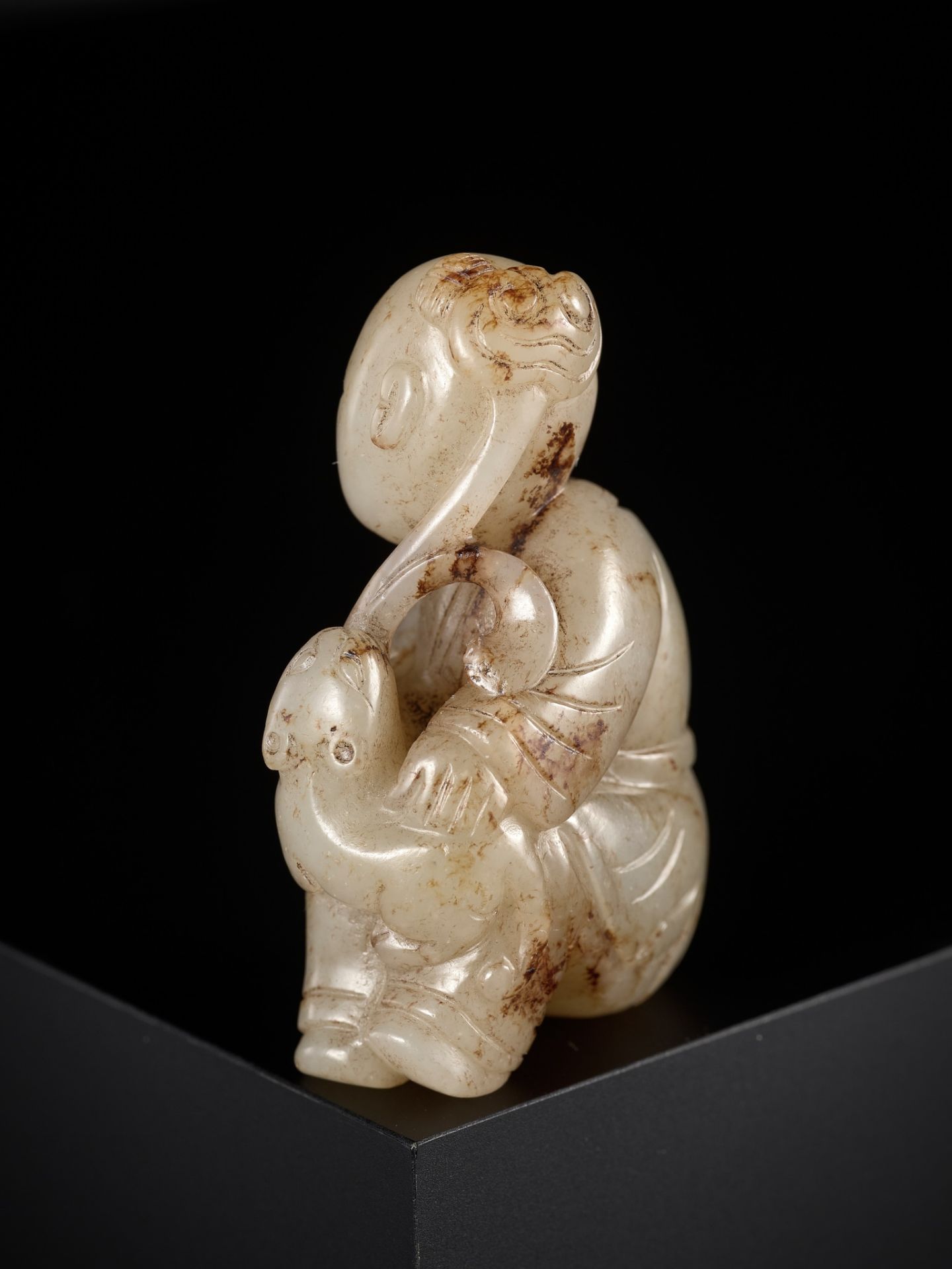A 'CAT AND BOY' JADE PENDANT, CHINA, 17TH CENTURY - Image 2 of 12