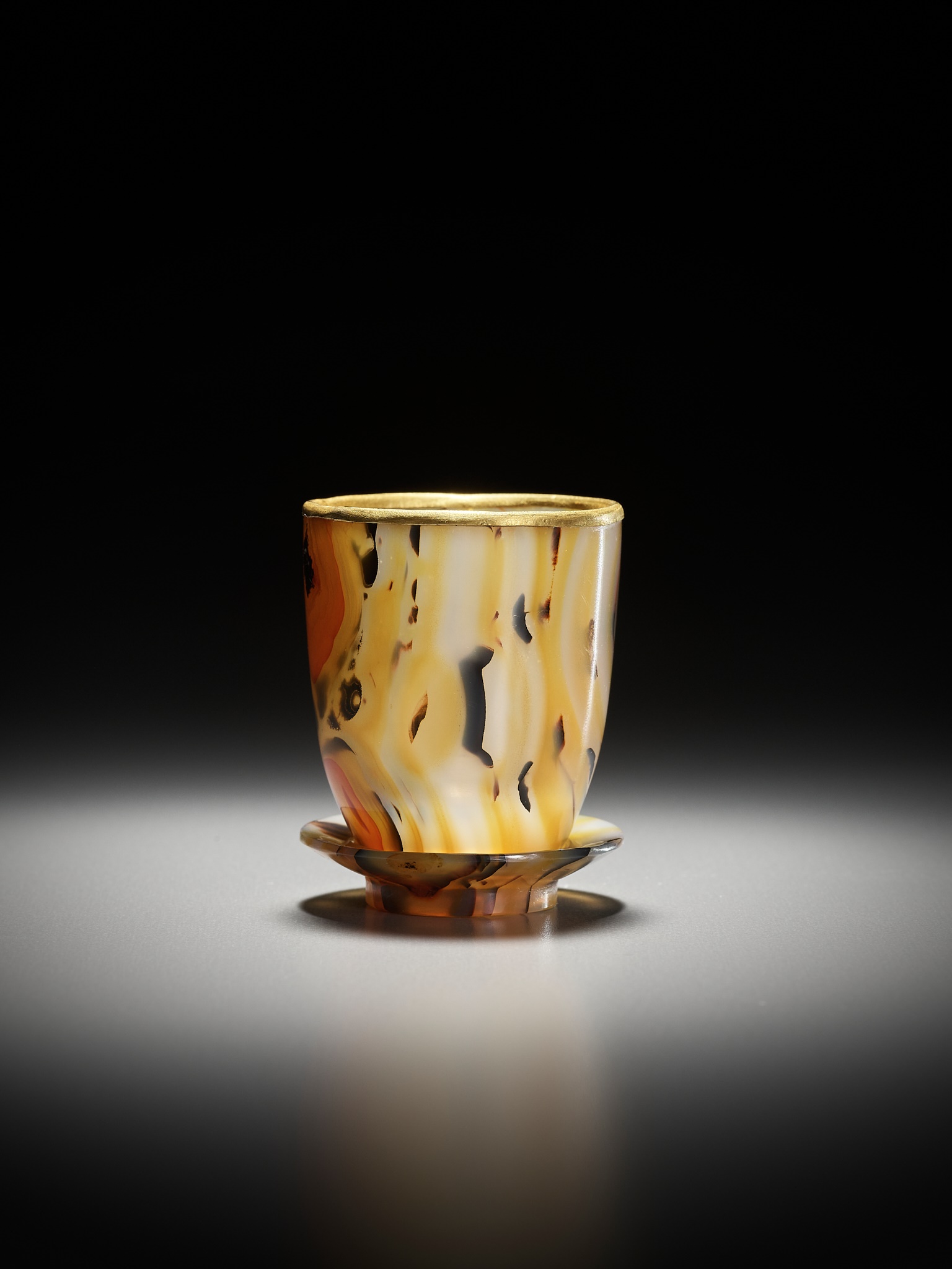 AN AGATE CUP AND MATCHING CUP STAND, YONGZHENG PERIOD - Image 3 of 13
