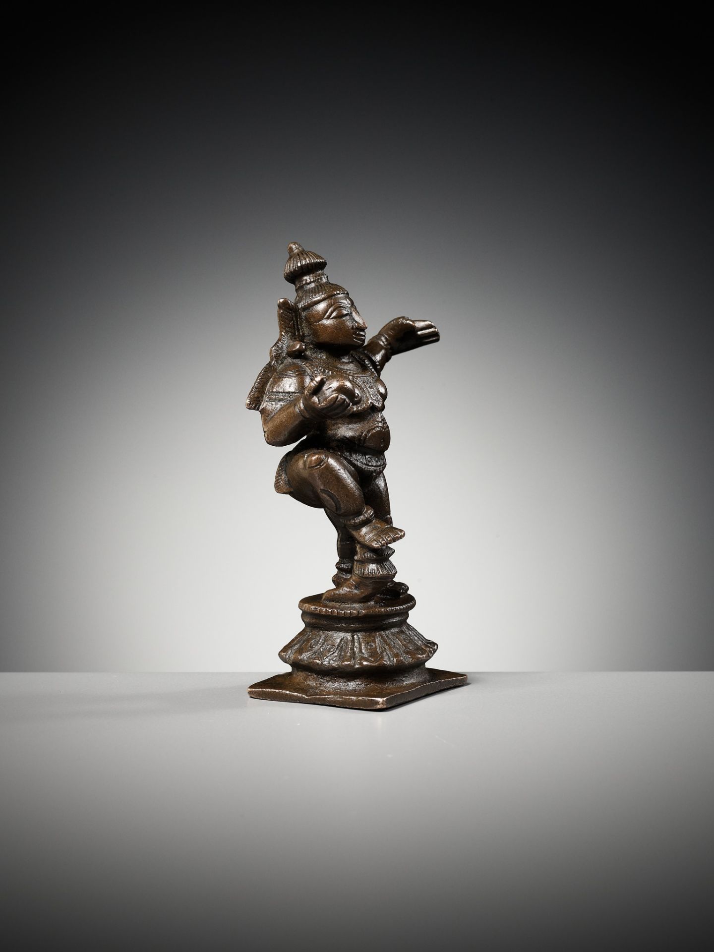 A COPPER ALLOY FIGURE OF DANCING KRISHNA, SOUTH INDIA, 17TH-18TH CENTURY - Image 9 of 13