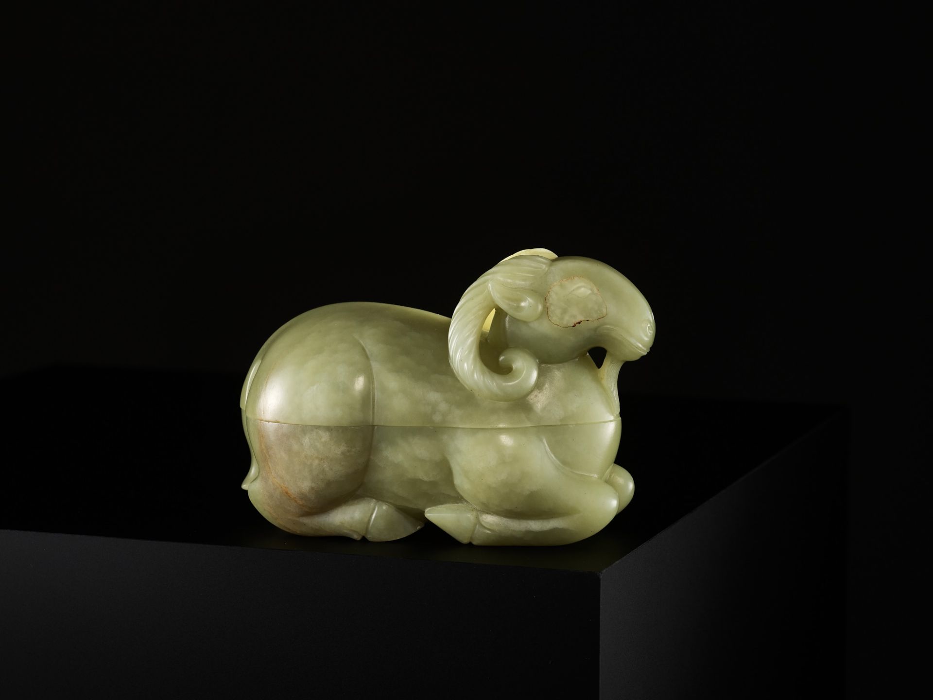 A CARVED CELADON JADE BOX AND COVER IN THE FORM OF A RAM, QING DYNASTY - Image 5 of 15